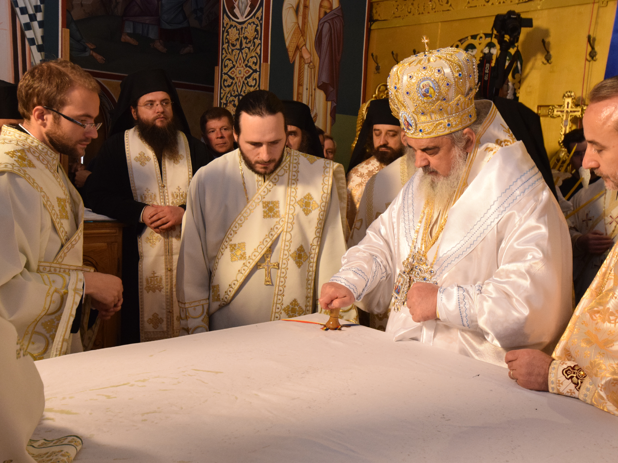 „Acum, la ceas de mare sărbătoare, Mănăstirea Zosin arată precum Raiul”