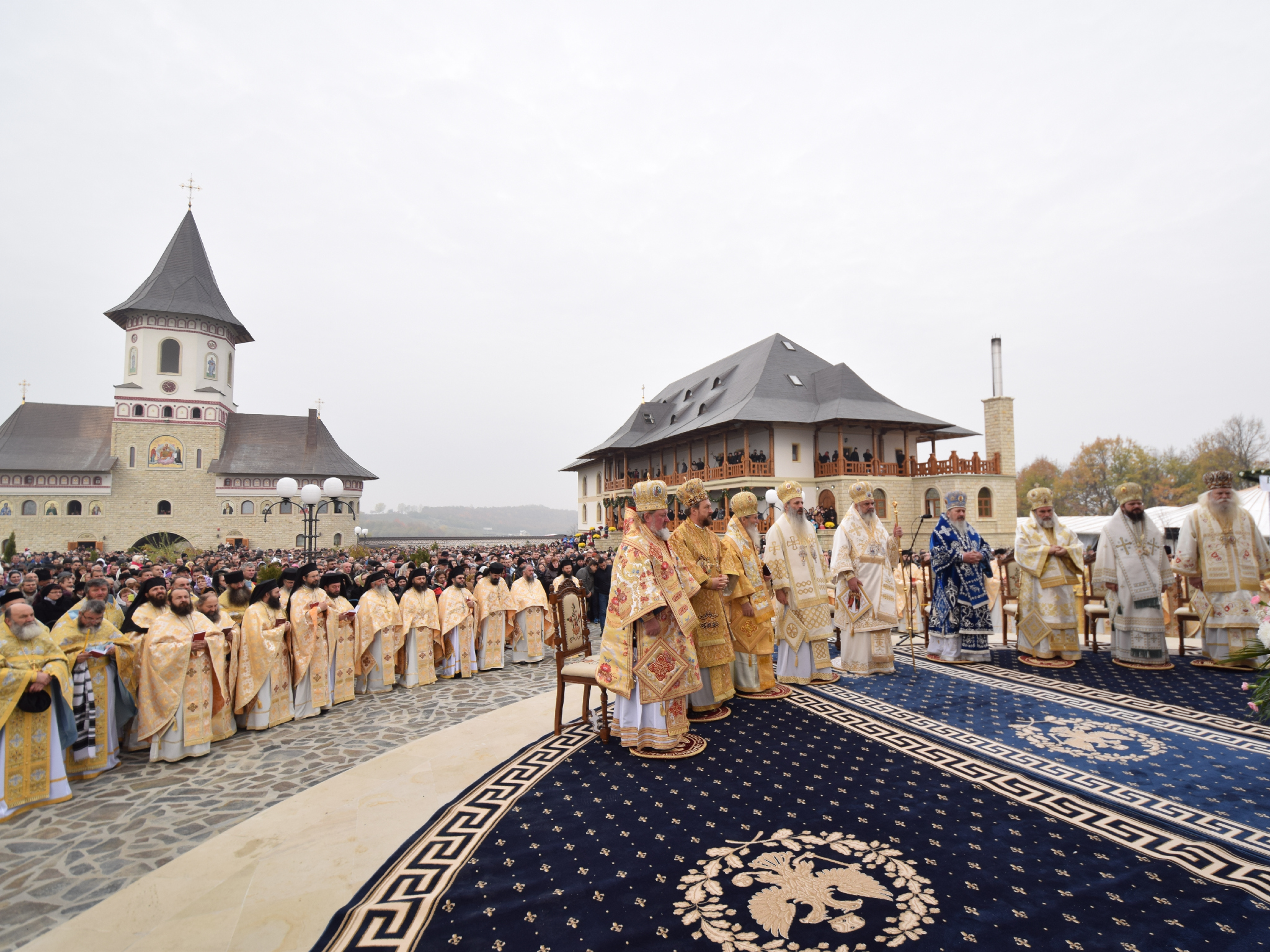 „Acum, la ceas de mare sărbătoare, Mănăstirea Zosin arată precum Raiul”