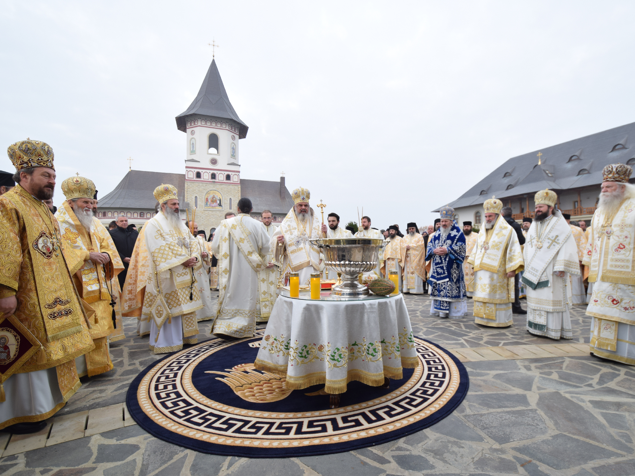 „Acum, la ceas de mare sărbătoare, Mănăstirea Zosin arată precum Raiul”