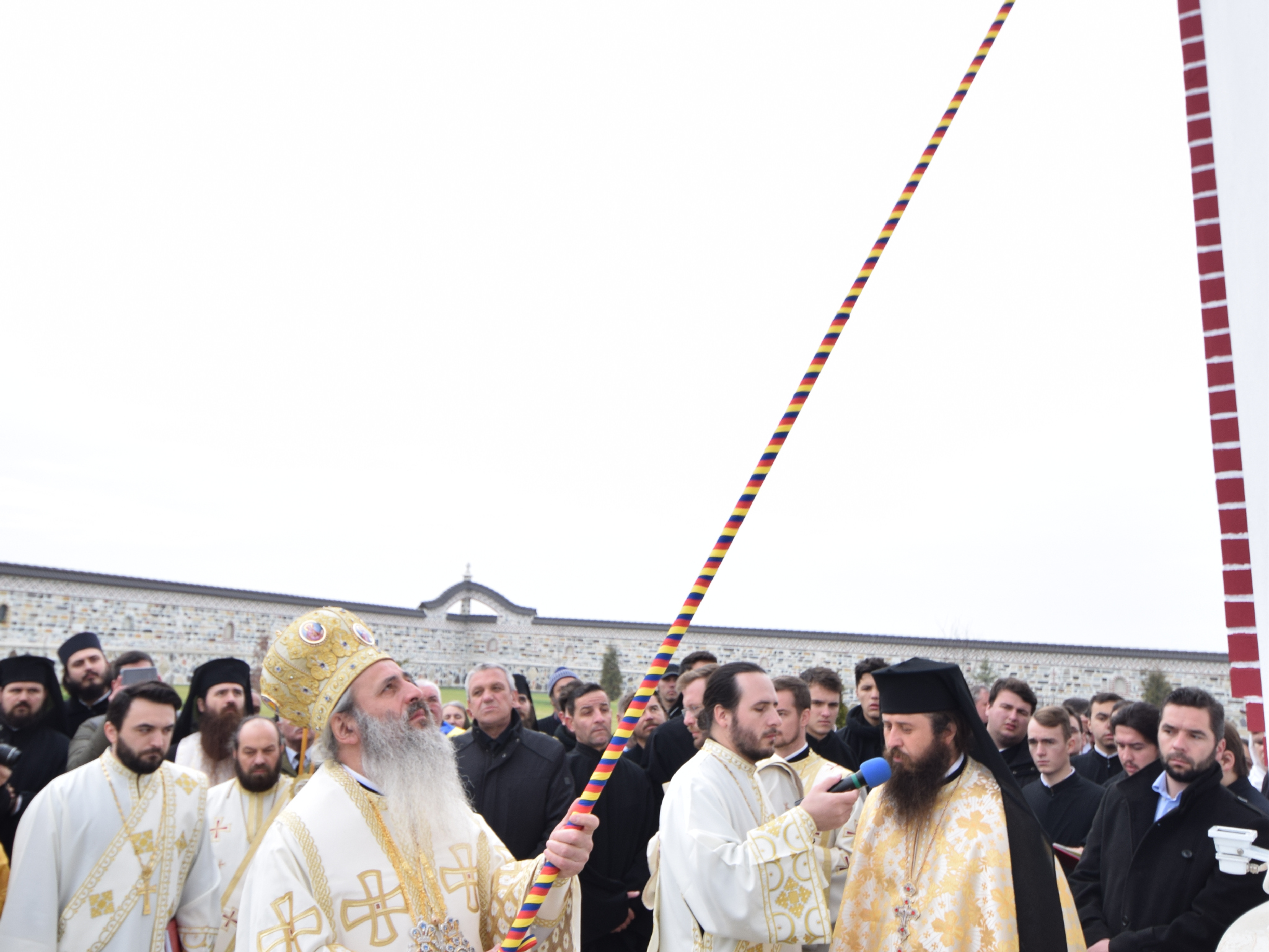 „Acum, la ceas de mare sărbătoare, Mănăstirea Zosin arată precum Raiul”