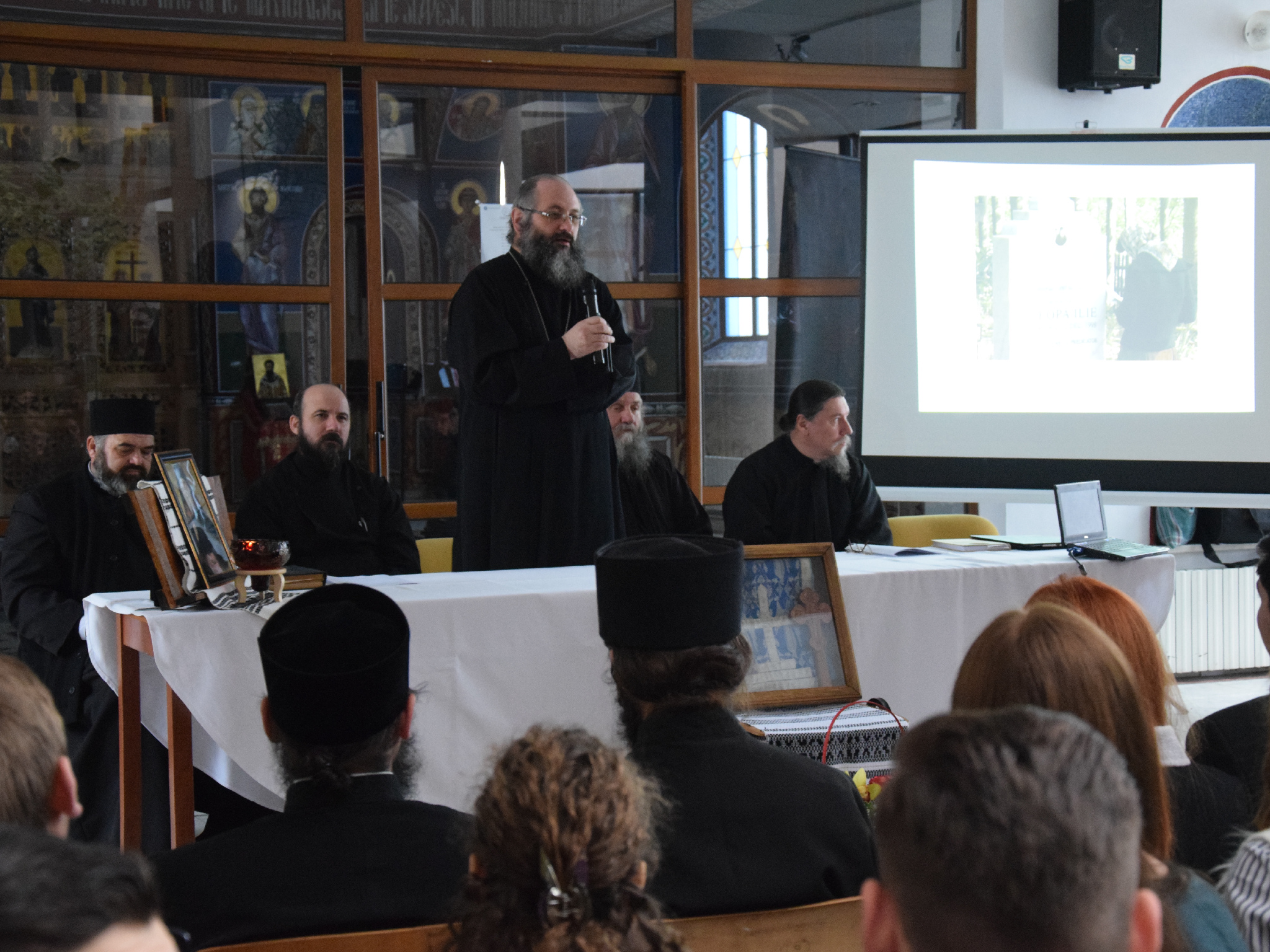 Simpozion dedicat Părintelui Cleopa Ilie, la Seminarul Teologic din Iași