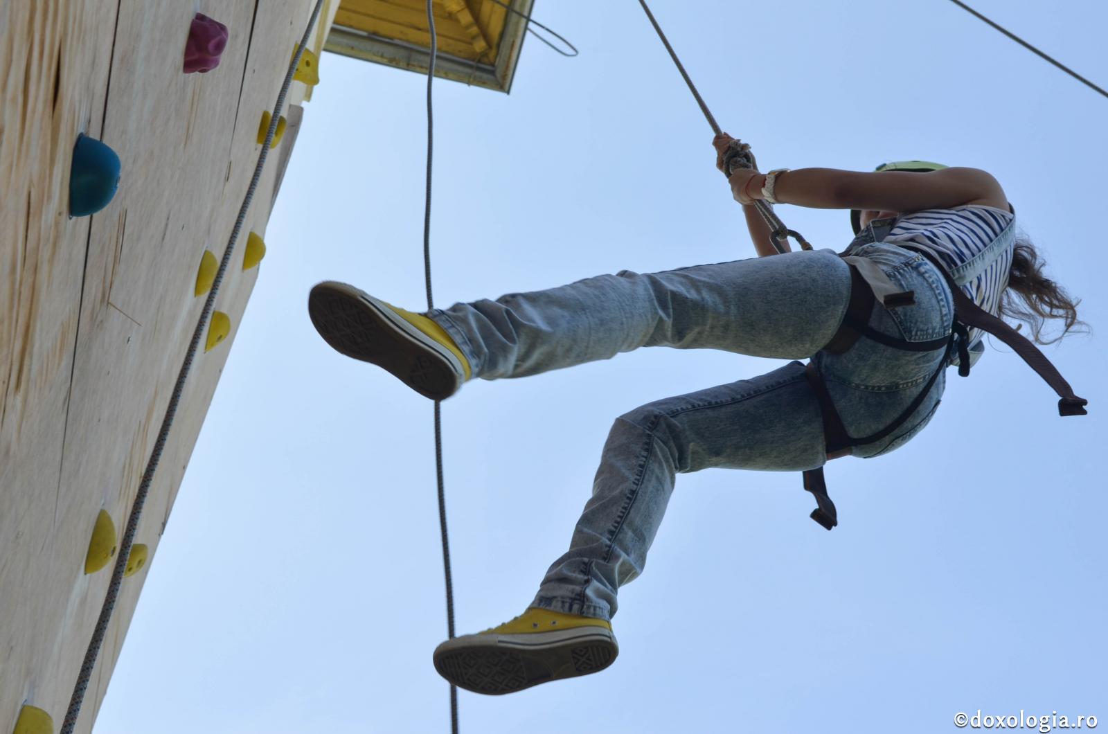 Cel ce se încrede în sine va cădea cu cădere jalnică