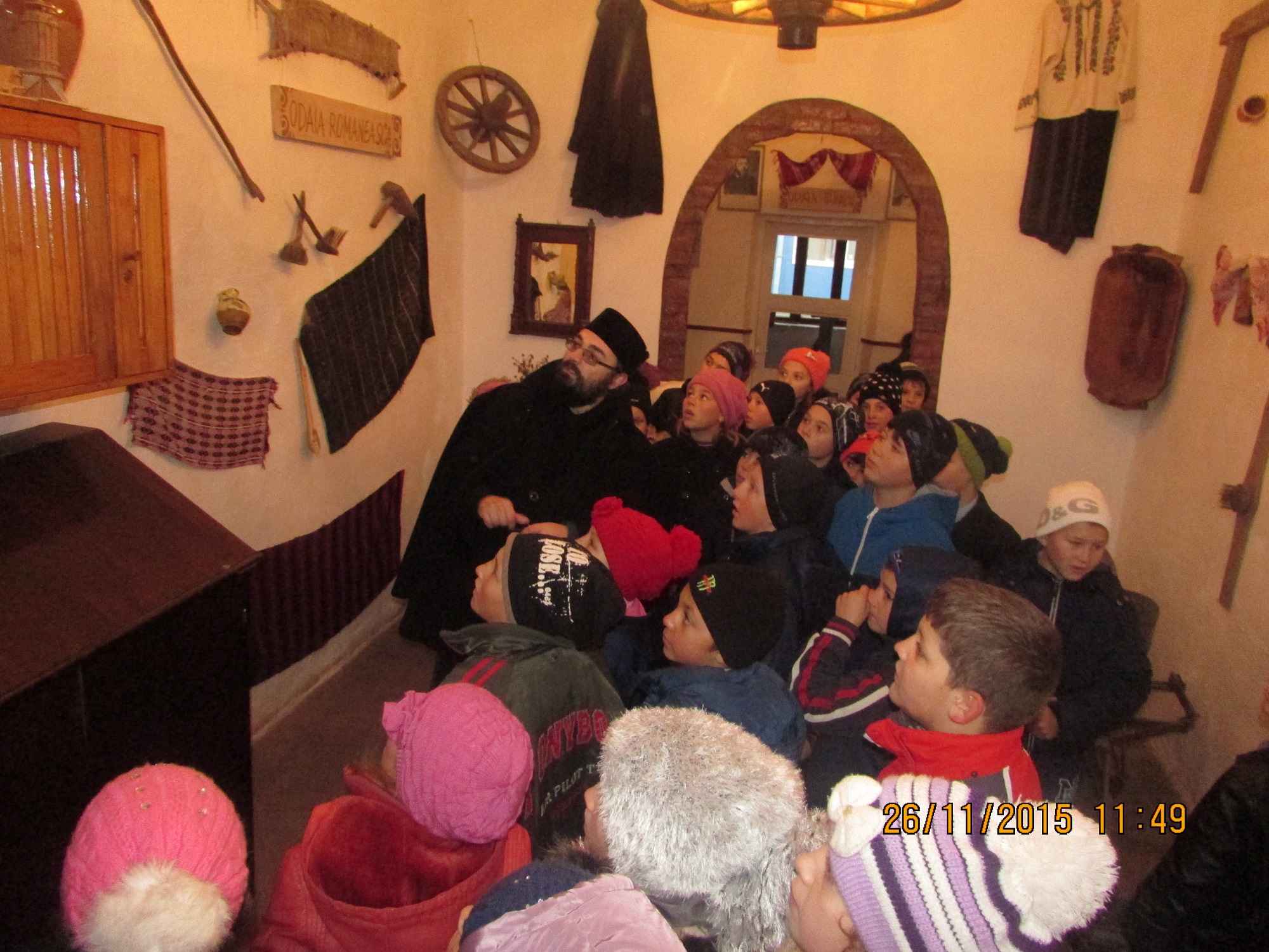 Elevii Şcolii din Călăraşi, în vizită la muzeul parohial din Pleșani