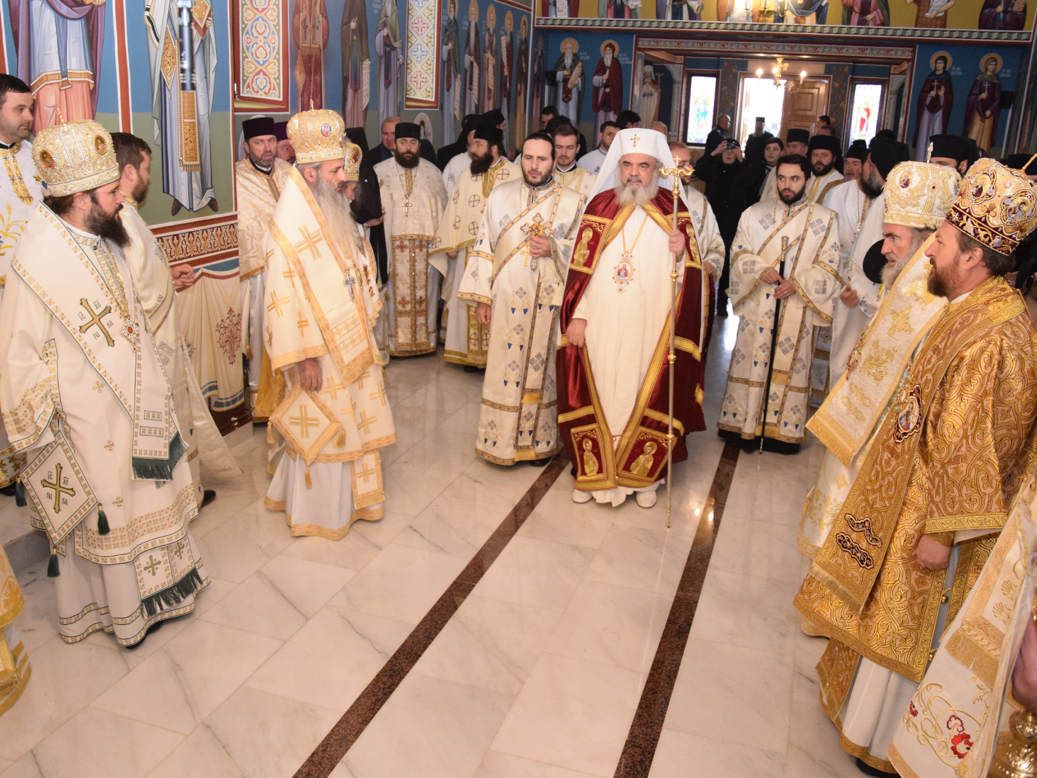 Foto: Tudorel Rusu Patriarhul Daniel, la Rădăuți: „Arătăm prin rugăciune şi pomenire că rugăciunea este iubirea mai tare decât moartea”