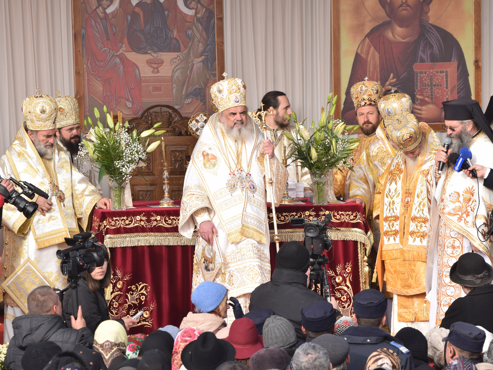 Foto: Tudorel Rusu Patriarhul Daniel, la Rădăuți: „Arătăm prin rugăciune şi pomenire că rugăciunea este iubirea mai tare decât moartea”