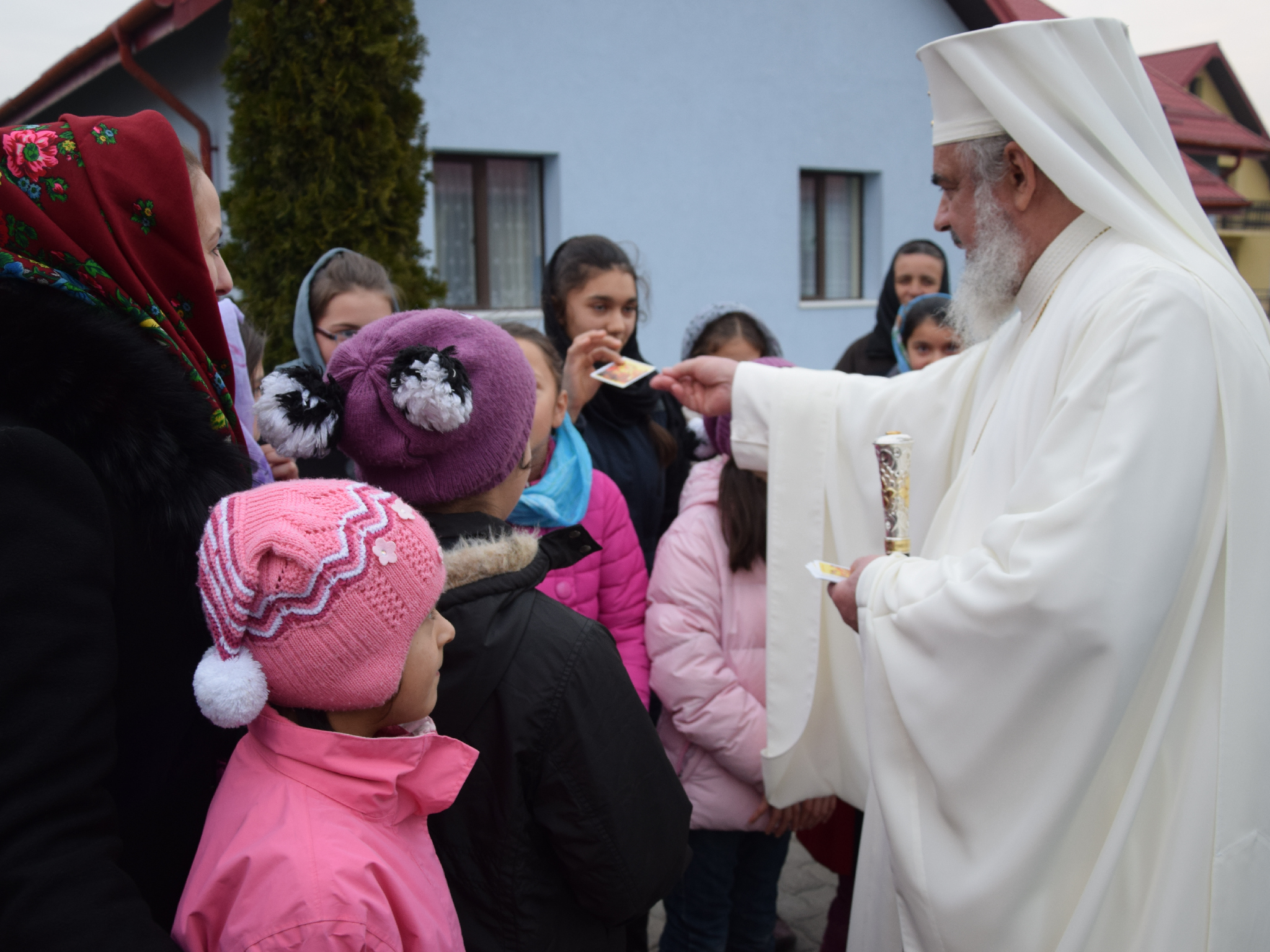 Foto: Tudorel Rusu Patriarhul Daniel, la Rădăuți: „Arătăm prin rugăciune şi pomenire că rugăciunea este iubirea mai tare decât moartea”