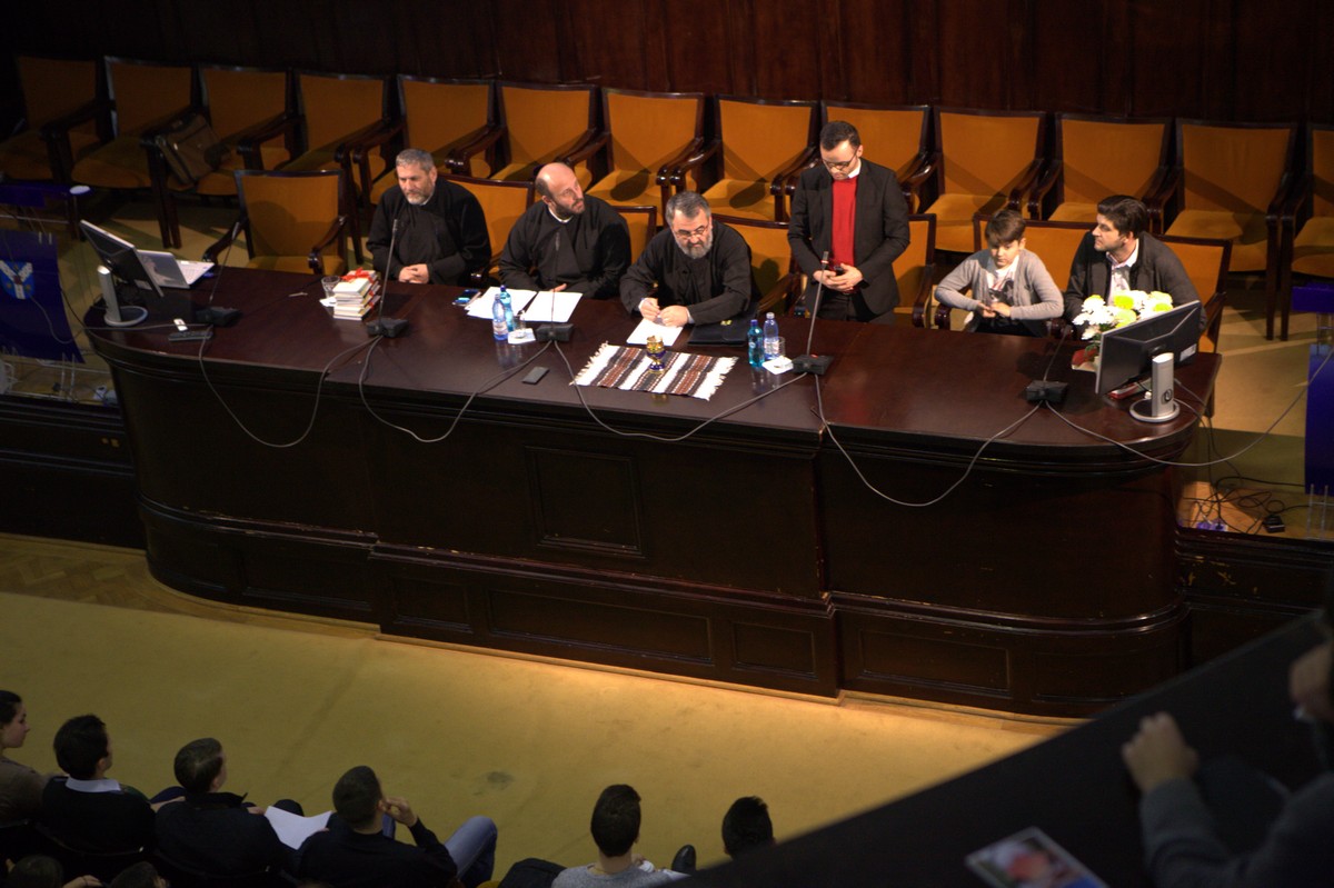 Expoziţii cu tematică religioasă, la „Retrospectivă fotografică 2015“