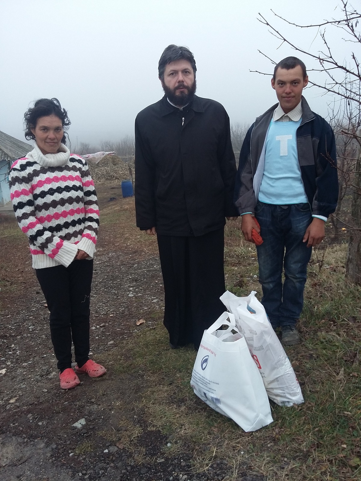11 familii au primit ajutoare în Parohia Pocreaca