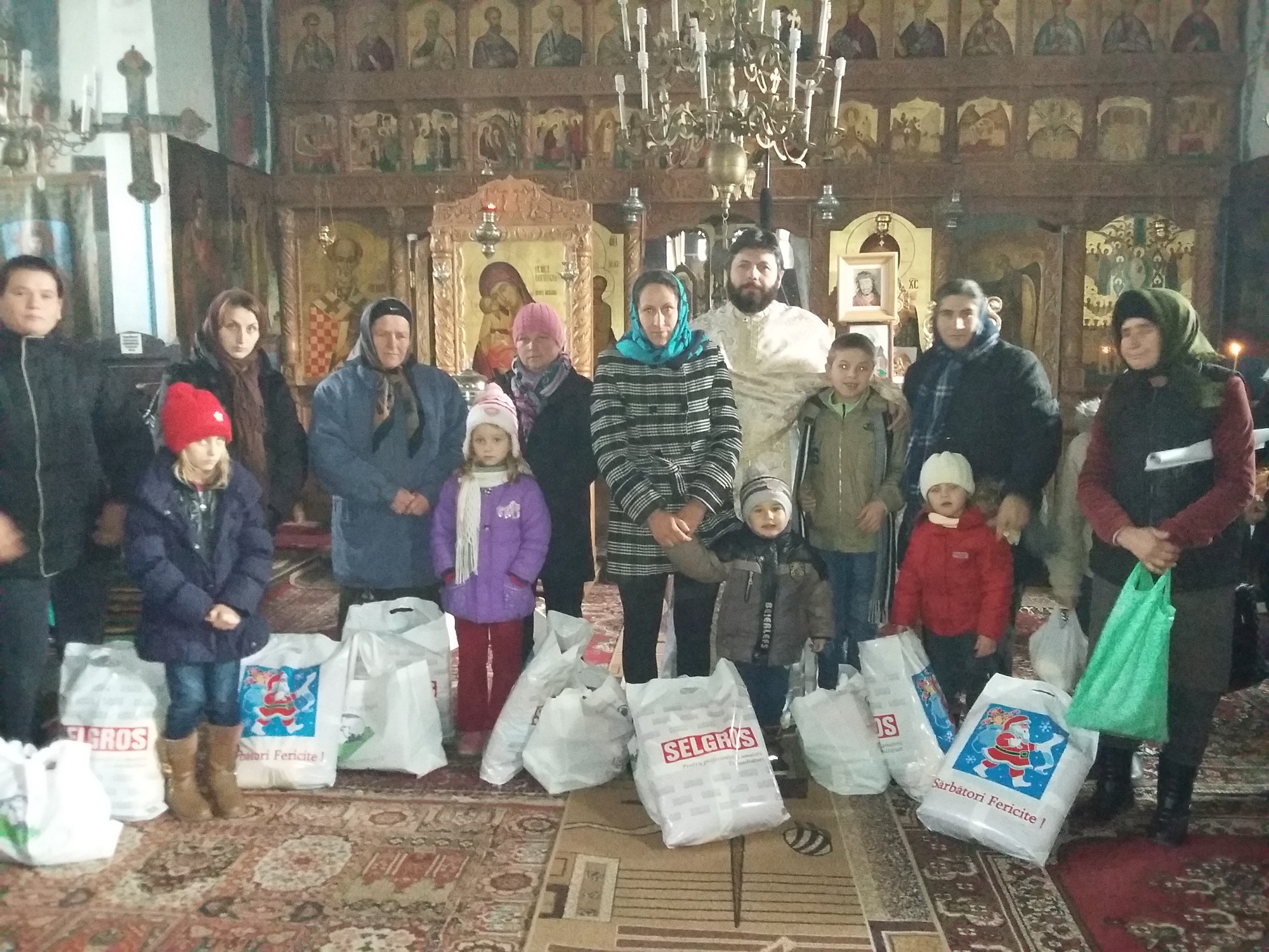 11 familii au primit ajutoare în Parohia Pocreaca