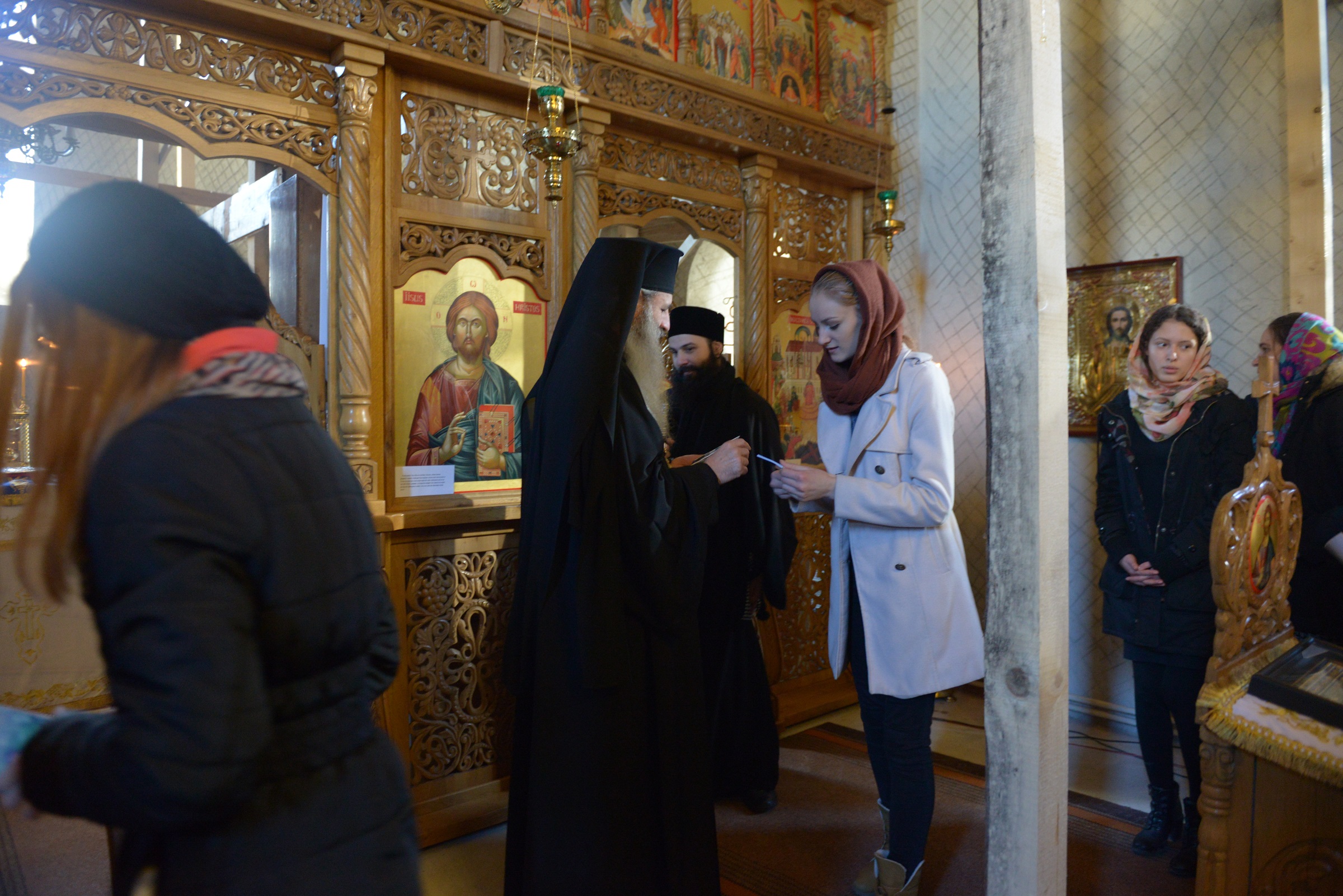 Foto: Constantin Comici „Omul este chemat să aștepte venirea Domnului Hristos în peștera sufletului său”