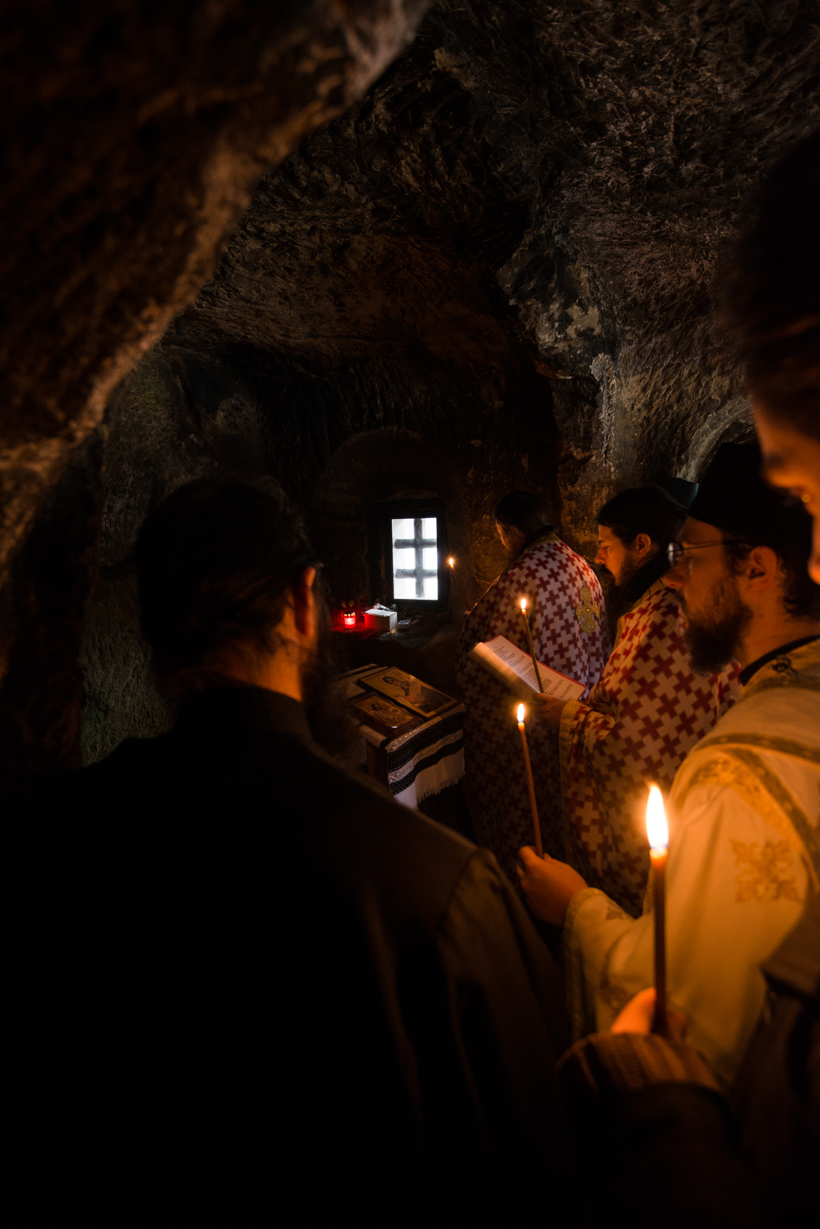 Slujba Acatistului la chilia Sfântului Daniil Sihastrul