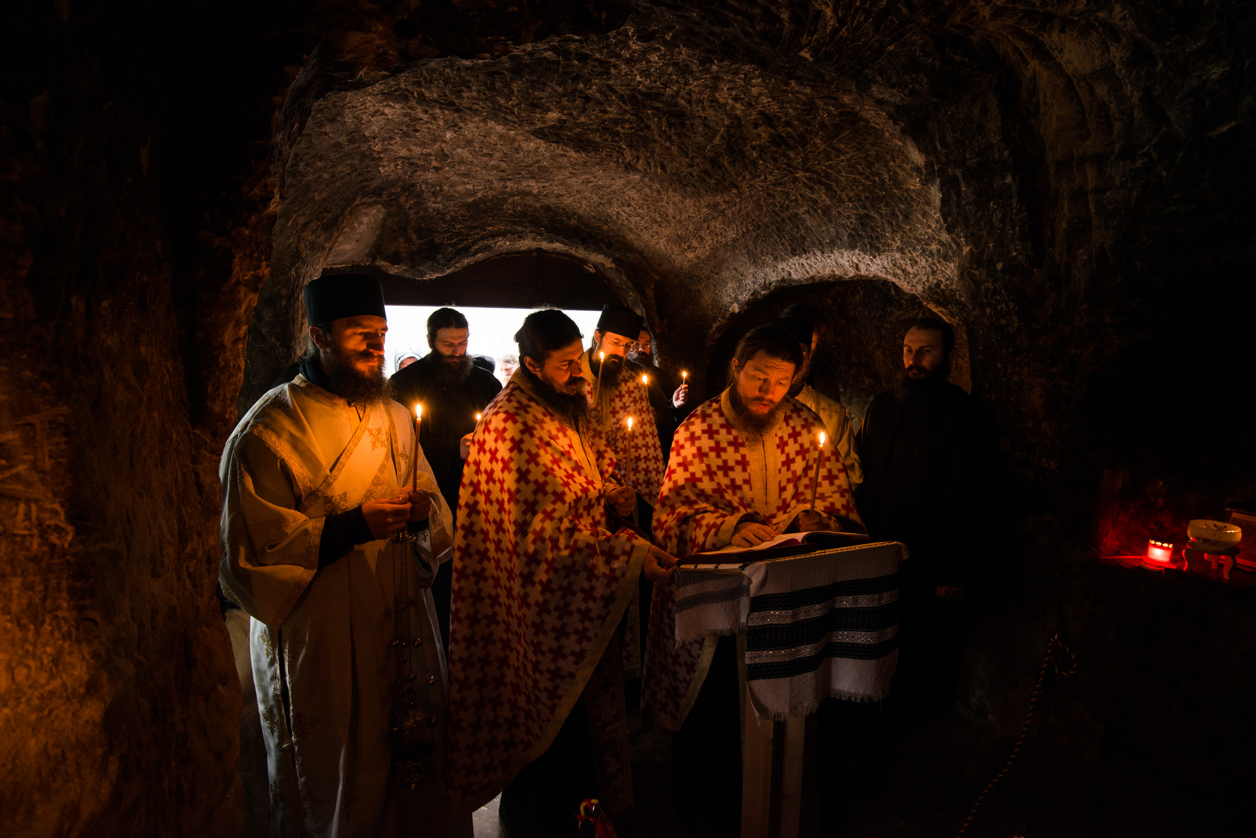 Slujba Acatistului la chilia Sfântului Daniil Sihastrul