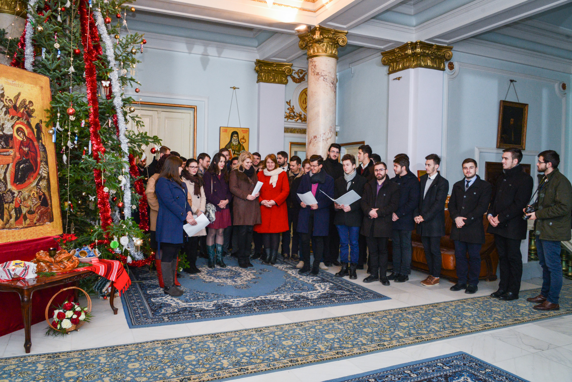 Colindători la Reședința Mitropolitană - Colegiul „Sfântul Nicolae” din Iași