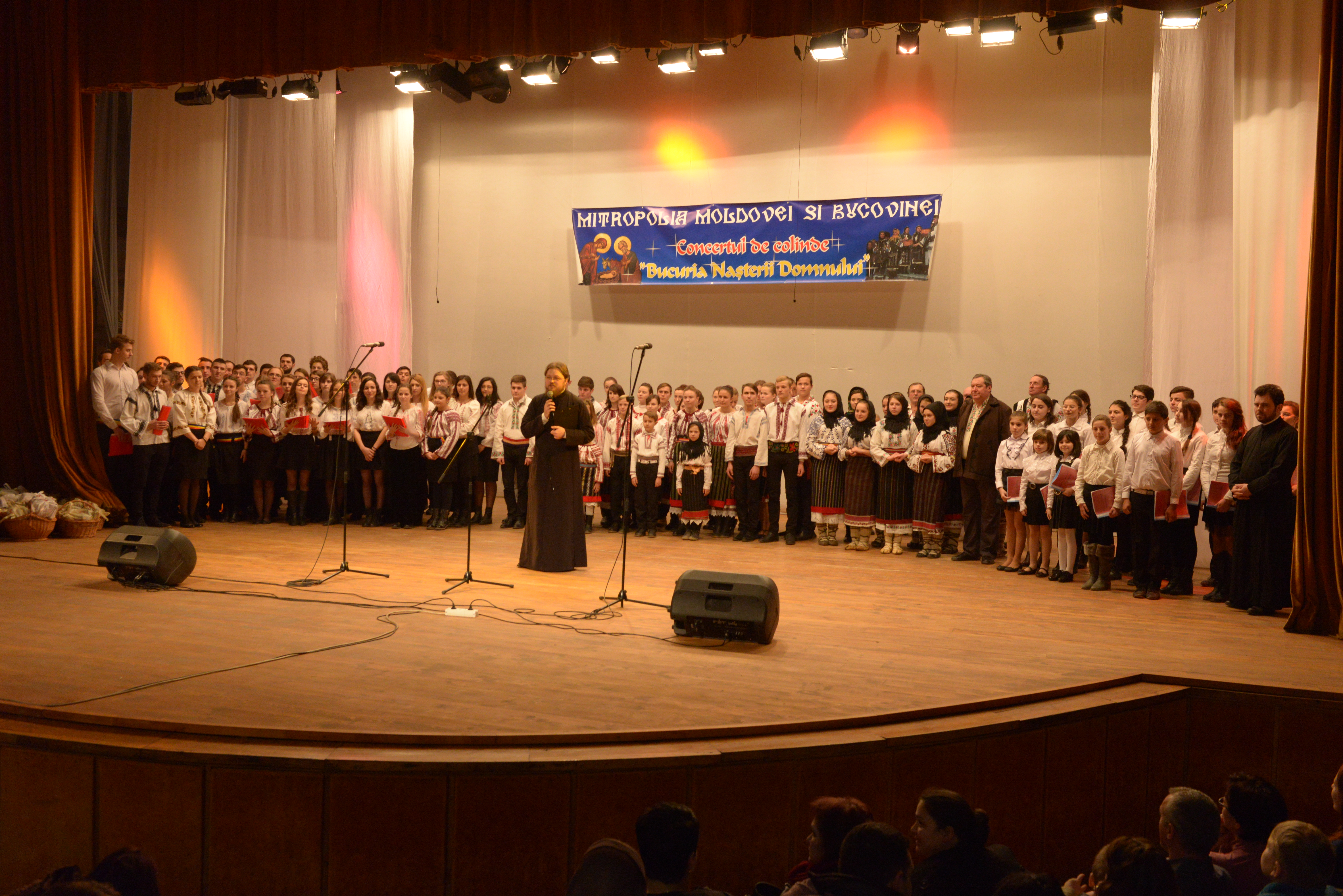 IPS Mitropolit Teofan: „Atât timp cât «nu mor colindătorii», nu ne pierdem speranţa”