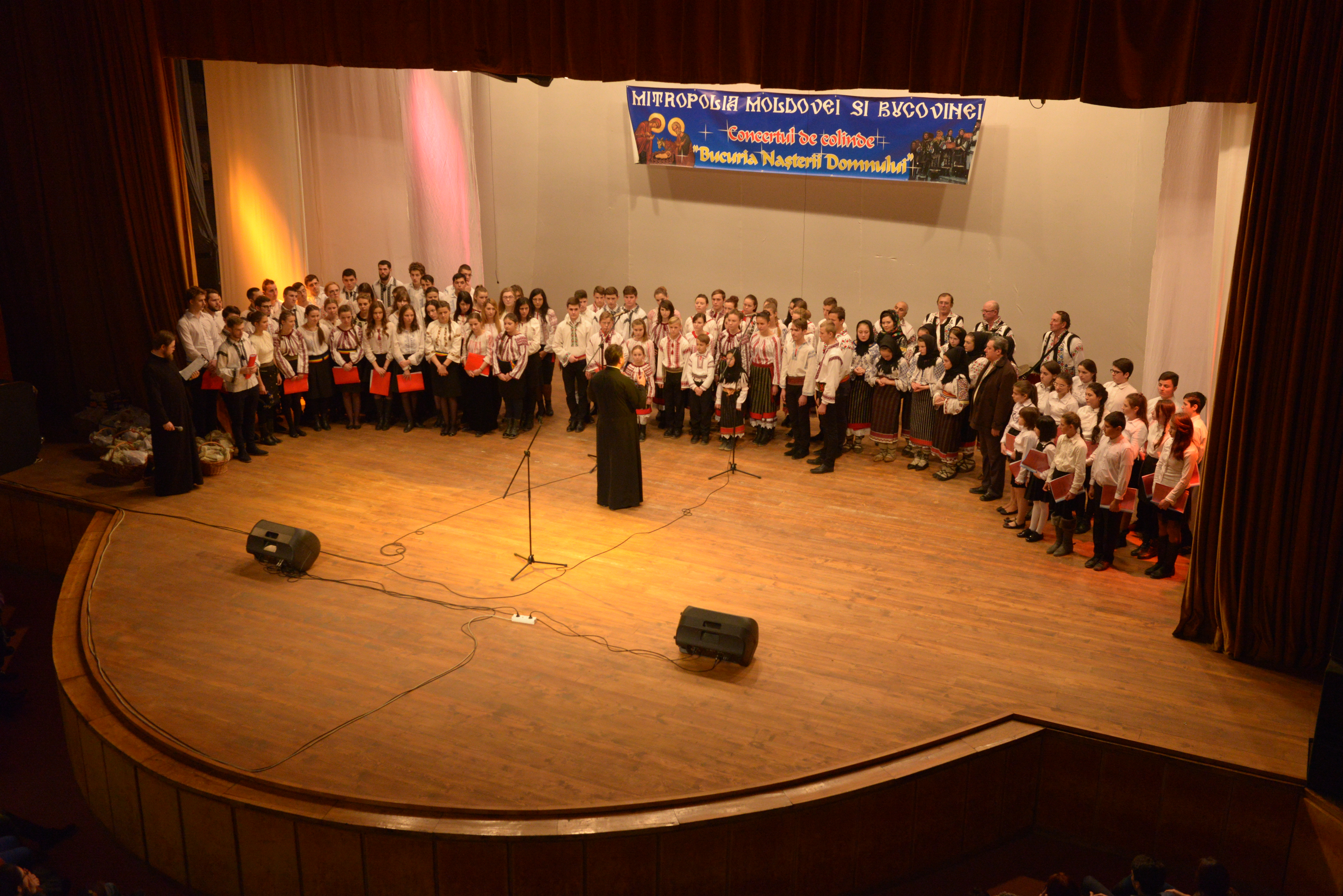 IPS Mitropolit Teofan: „Atât timp cât «nu mor colindătorii», nu ne pierdem speranţa”