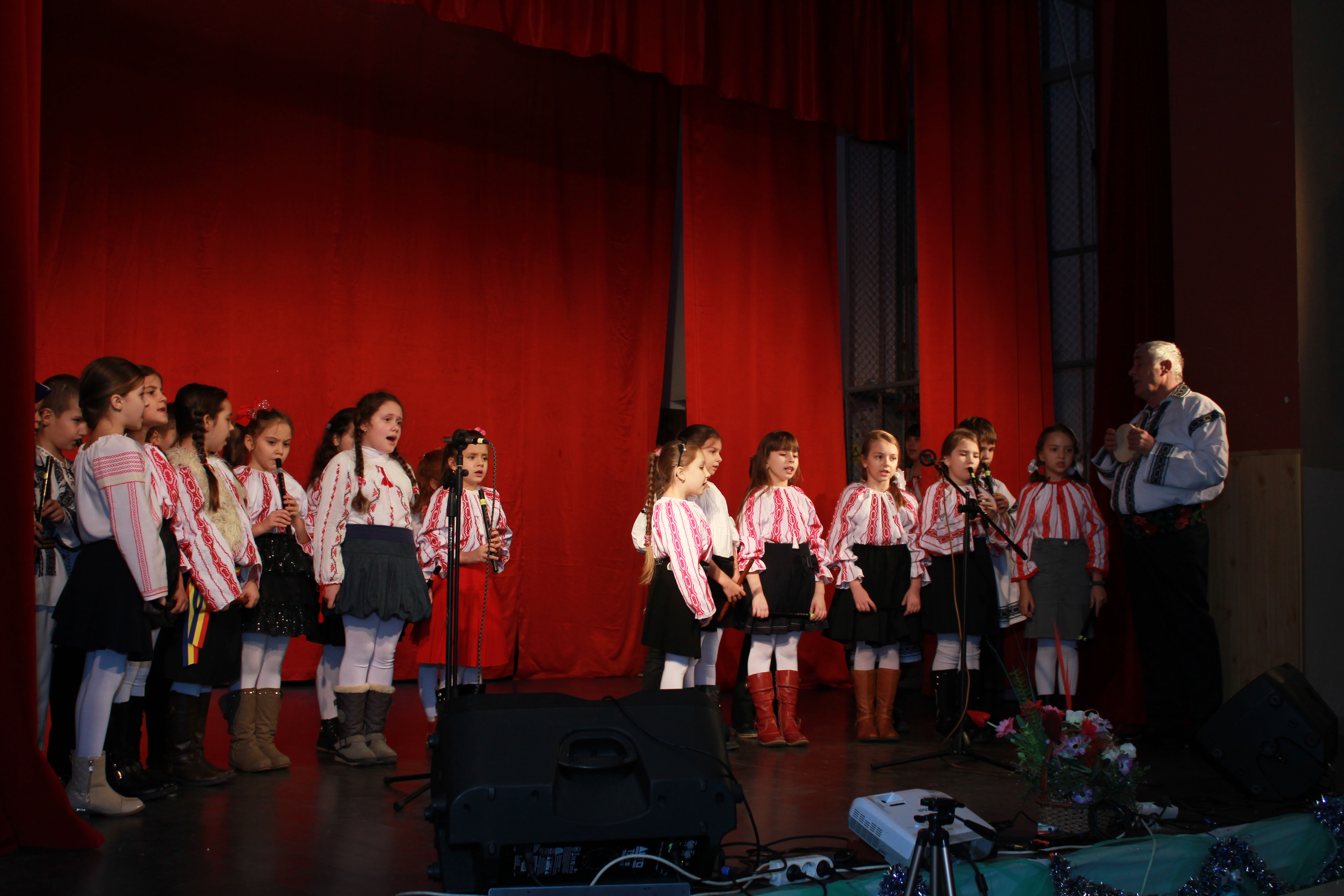 Concert caritabil realizat de elevii Seminarului Teologic Liceal „Sf. Ioan Iacob” Dorohoi