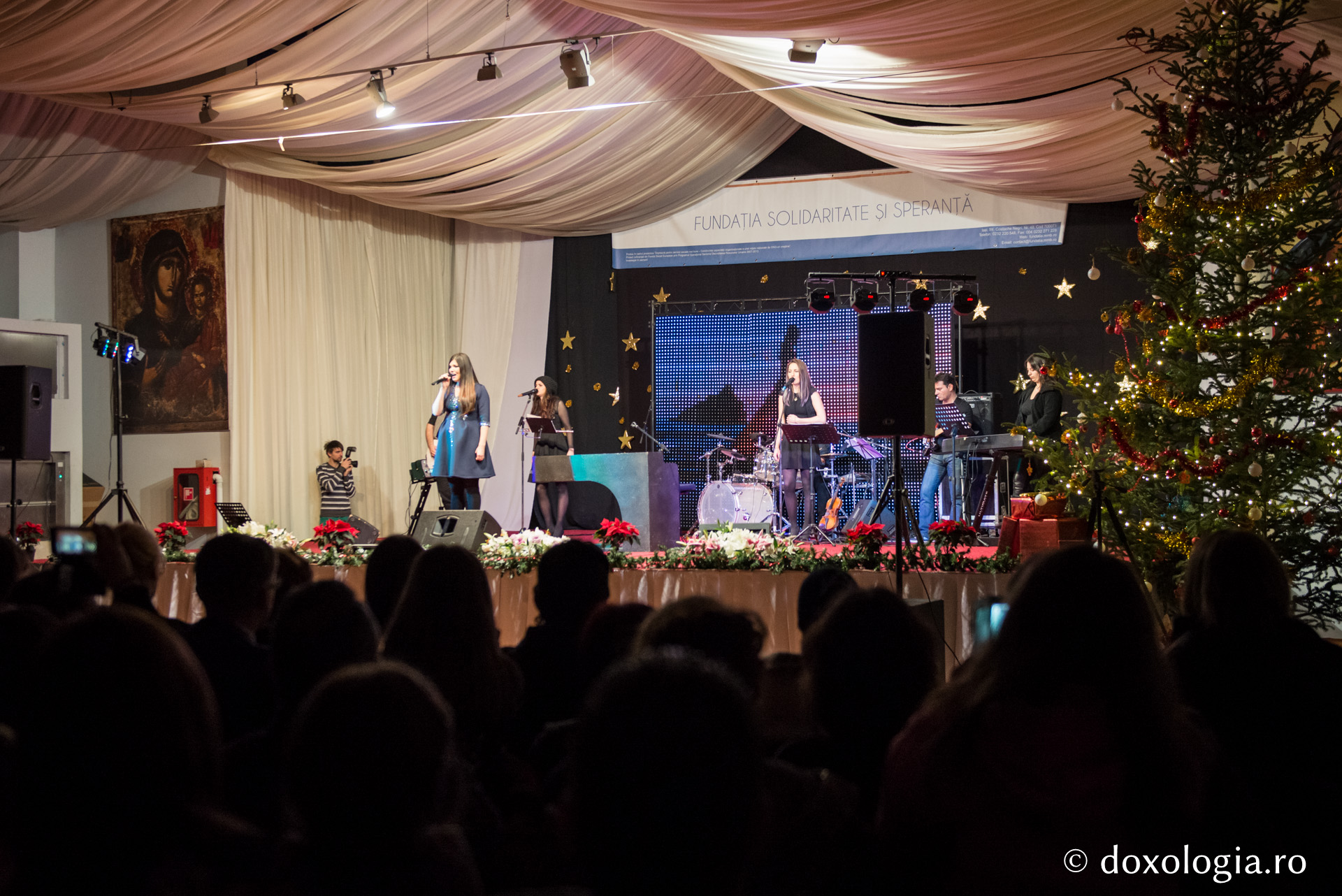 „Poveste din Viflaim” spusă de Paula Seling la Iași