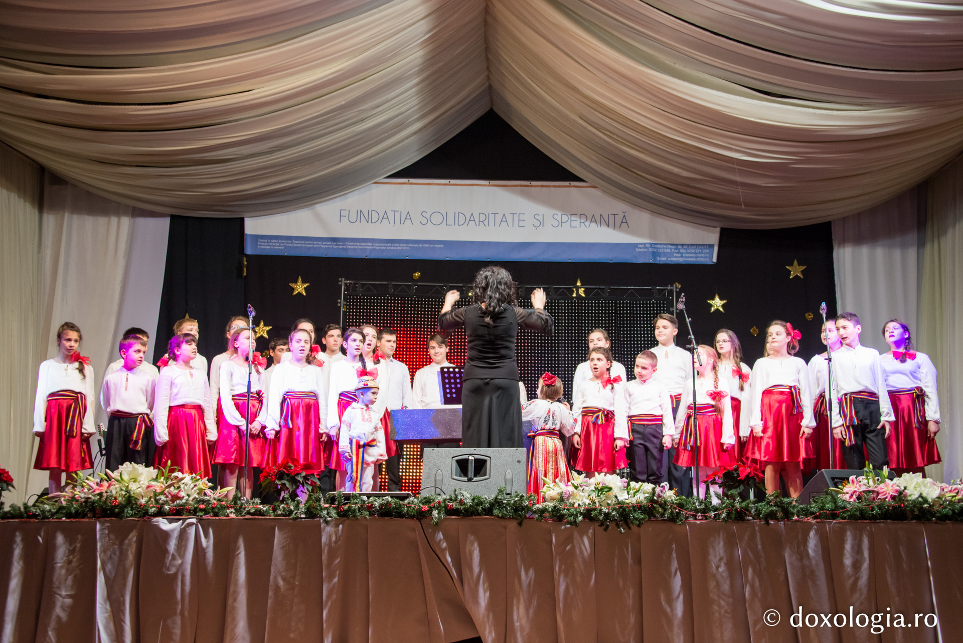 „Poveste din Viflaim” spusă de Paula Seling la Iași