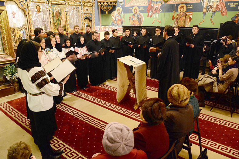 „Din seara ajunului“, la Biserica ieşeană „Sfântul Sava“