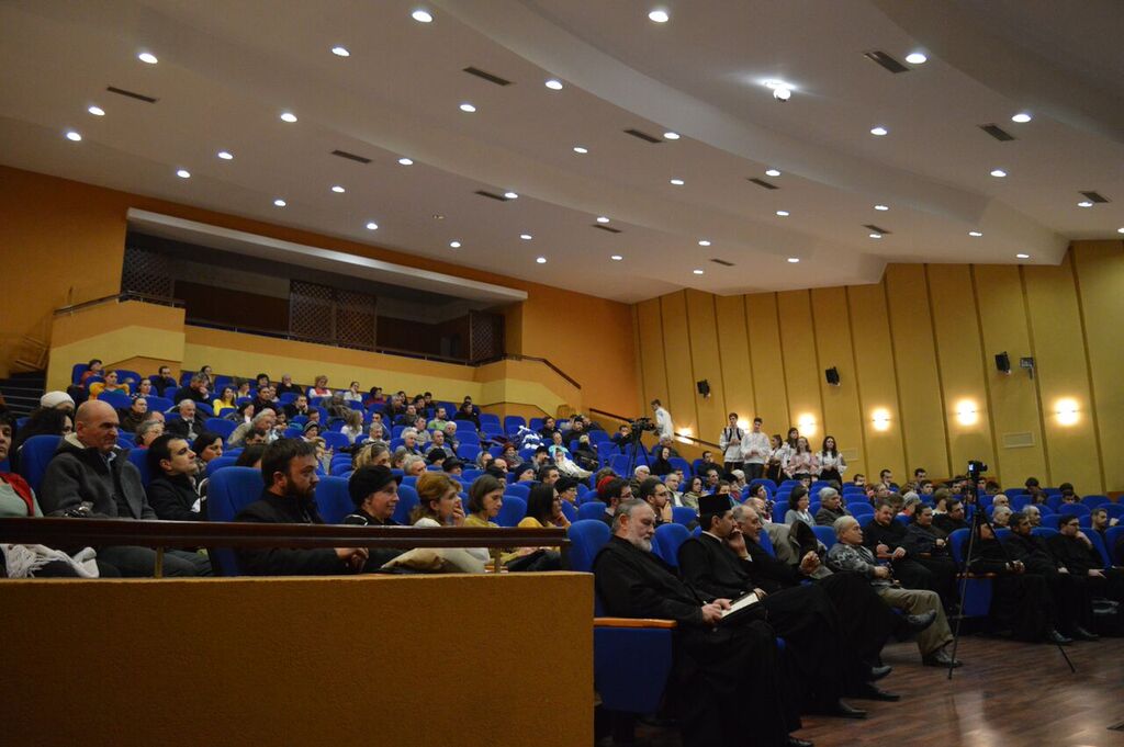 Părintele Hrisostom Rădășanu a conferențiat în orașul Piatra Neamț