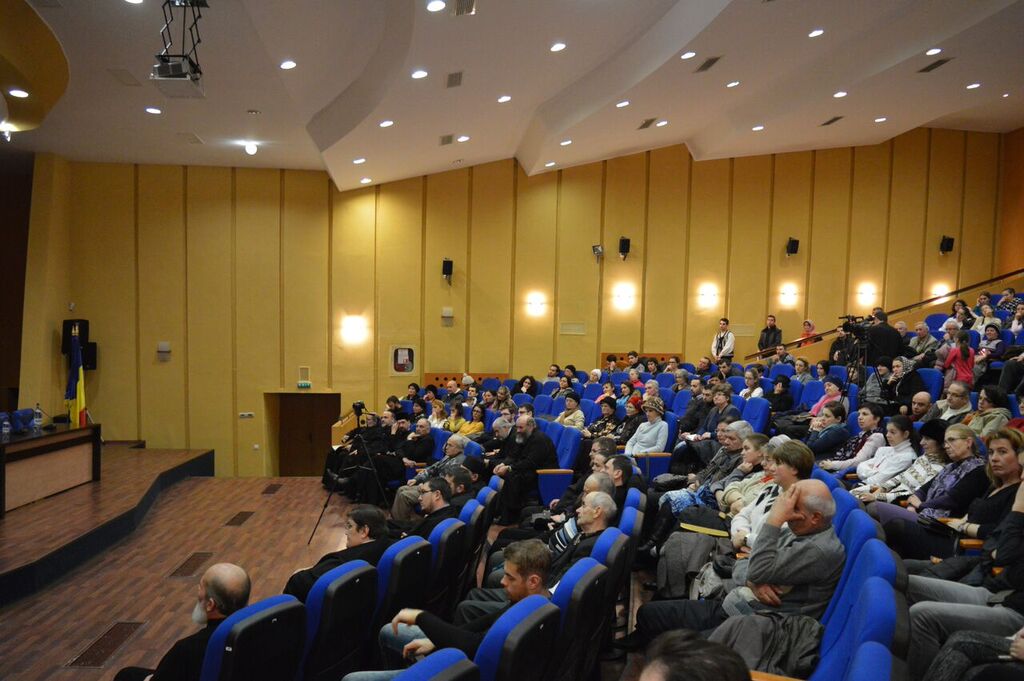 Părintele Hrisostom Rădășanu a conferențiat în orașul Piatra Neamț