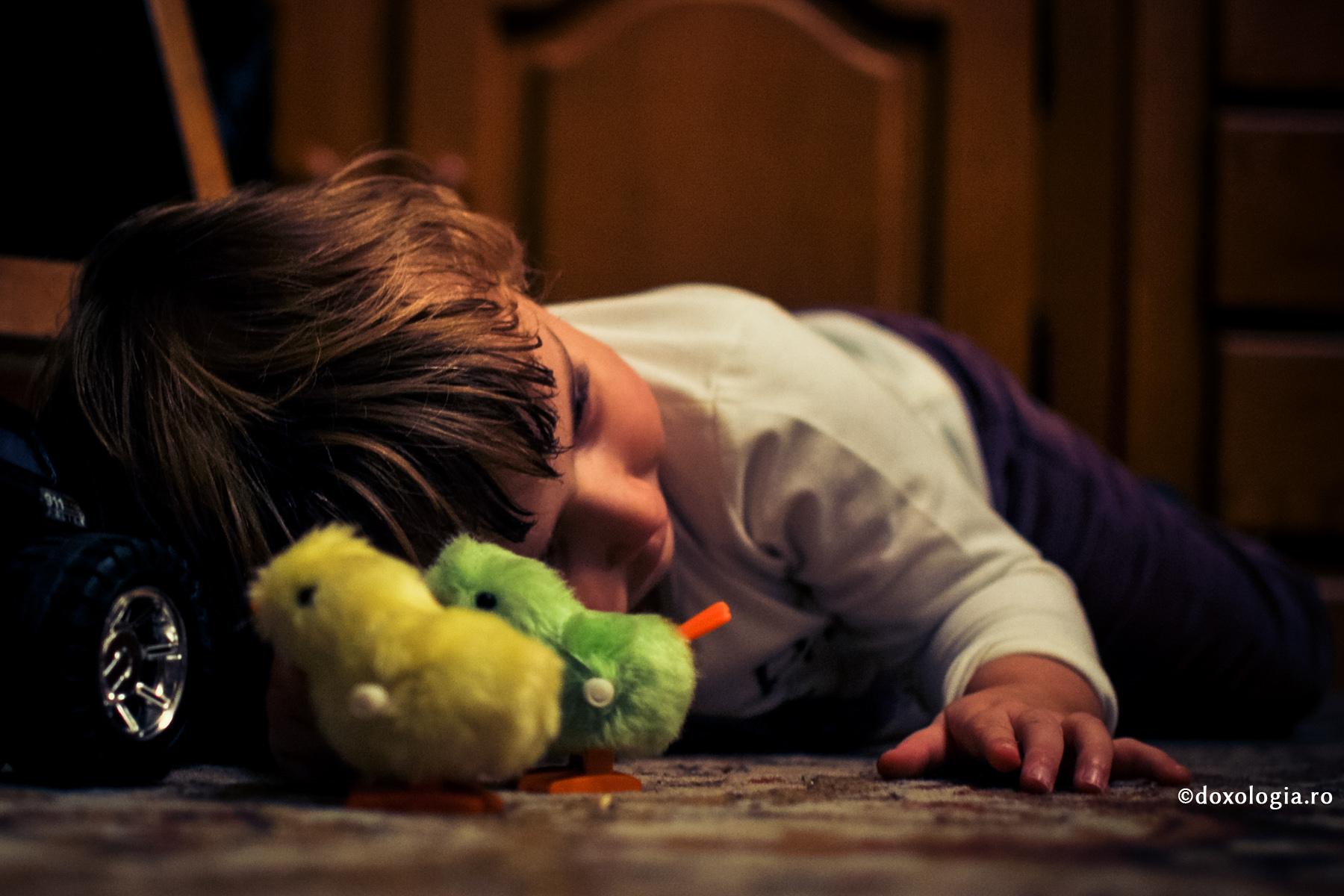 Domnul Iisus îmbrățișat cu căldură de un orfan!