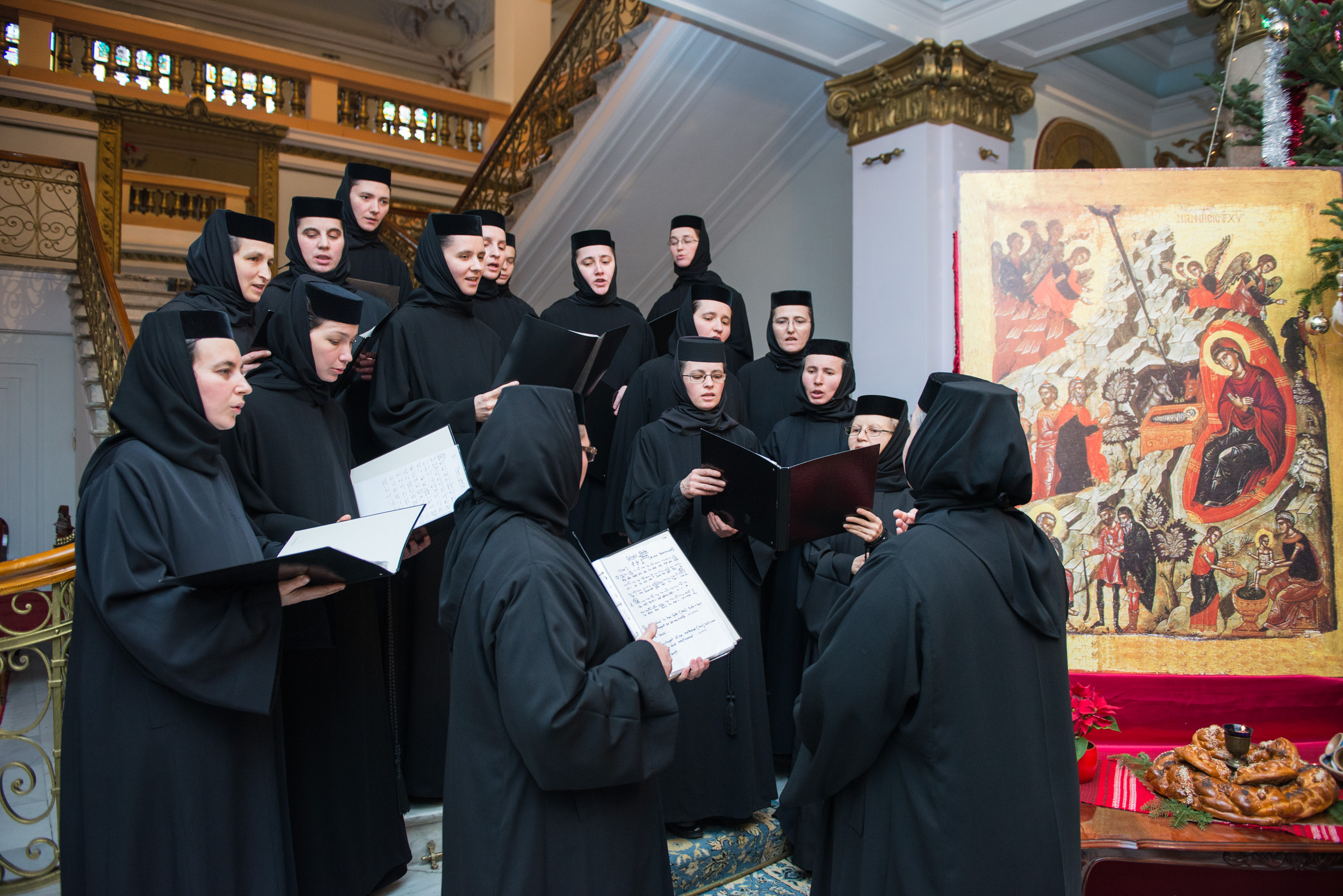 Colindători la Reședința Mitropolitană - Corul Mănăstirii Văratec