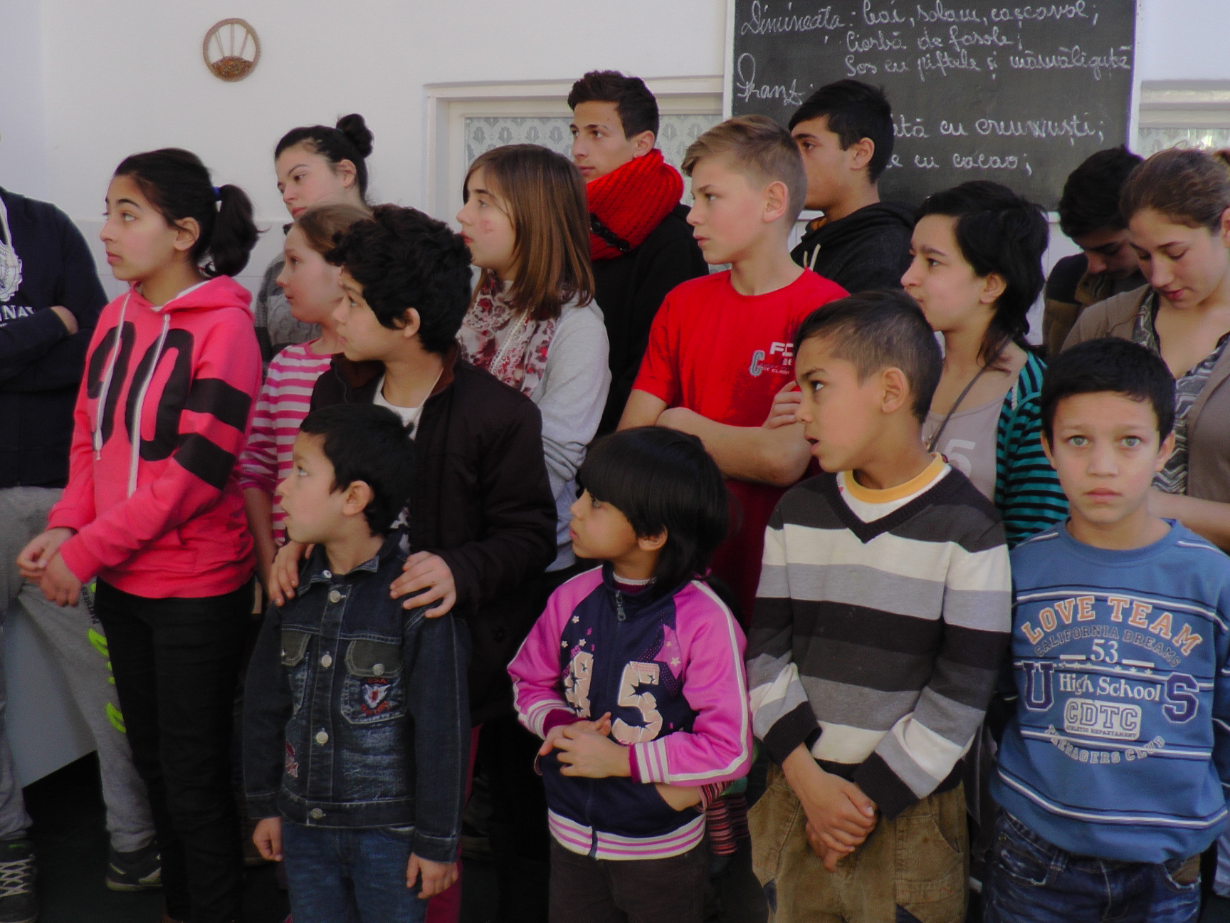 Daruri din partea Arhiepiscopiei Sucevei pentru copiii Centrului de plasament Solca