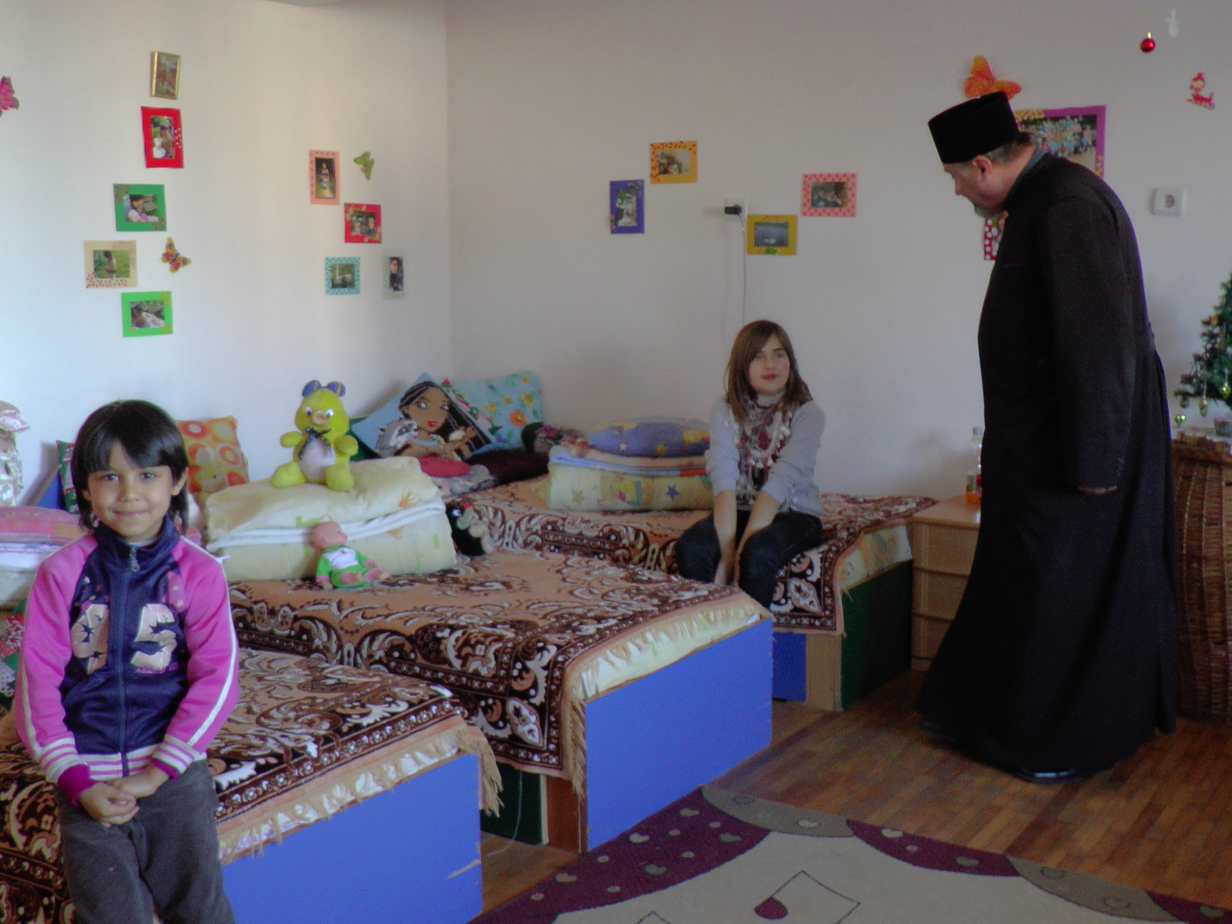 Daruri din partea Arhiepiscopiei Sucevei pentru copiii Centrului de plasament Solca