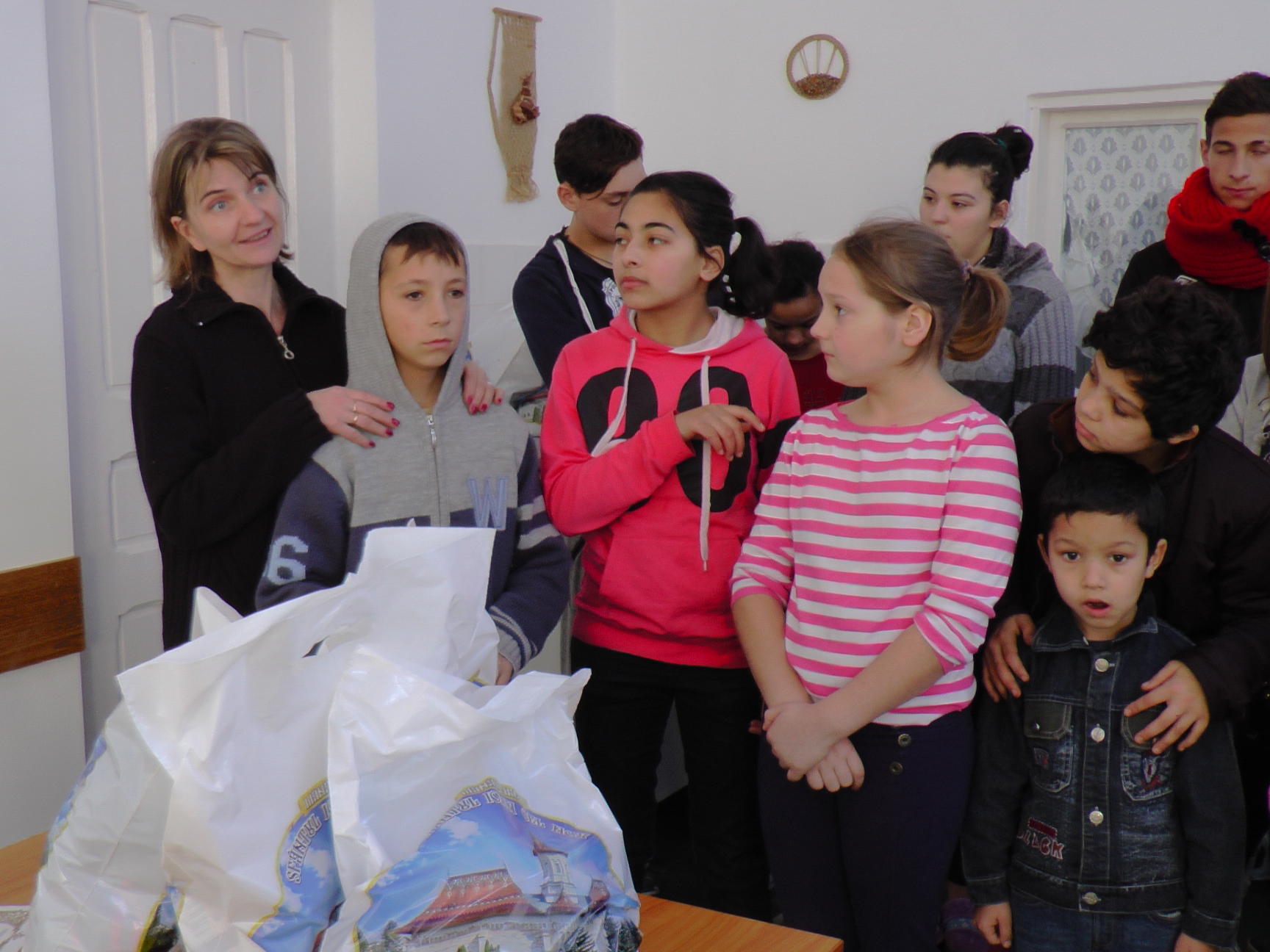 Daruri din partea Arhiepiscopiei Sucevei pentru copiii Centrului de plasament Solca