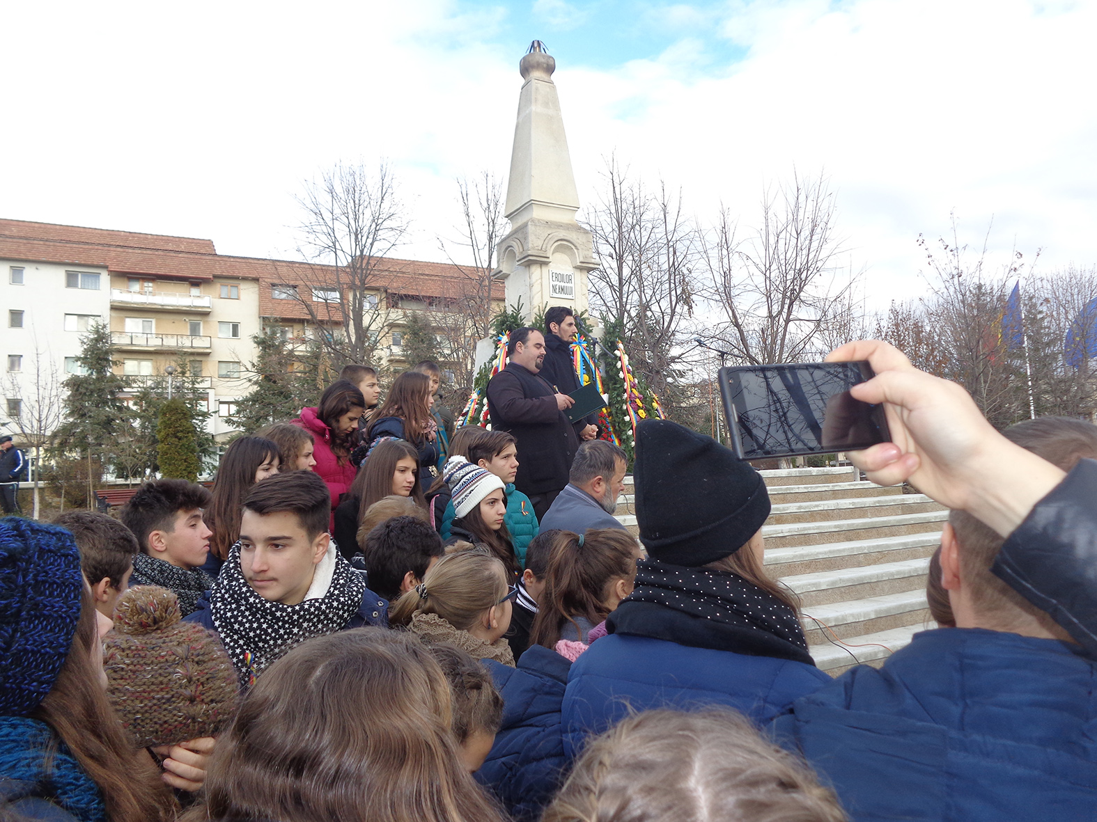 Tinerii din Târgu Frumos au sărbătorit 1 Decembrie alături de membrii ATOR Paşcani