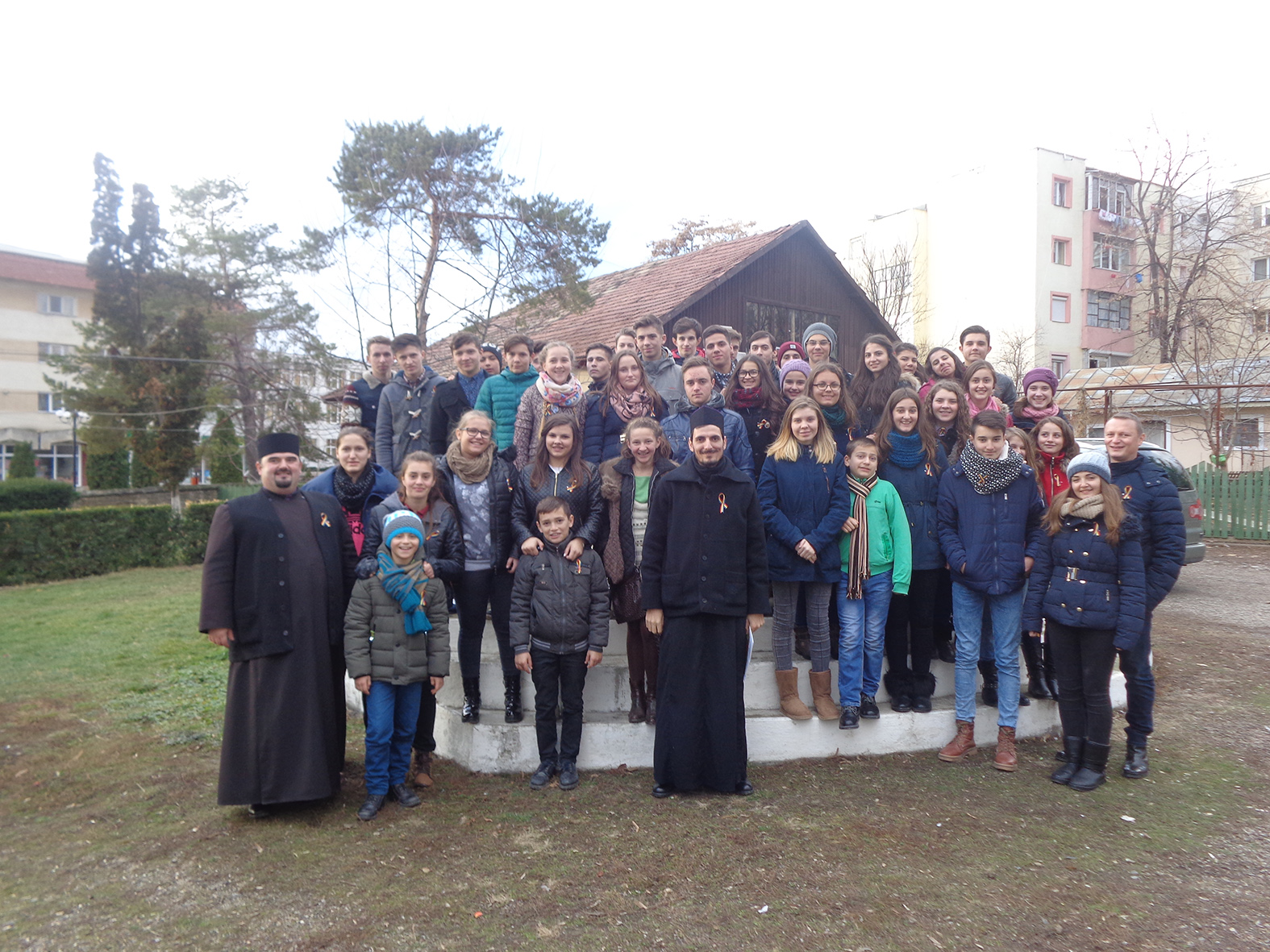 Tinerii din Târgu Frumos au sărbătorit 1 Decembrie alături de membrii ATOR Paşcani