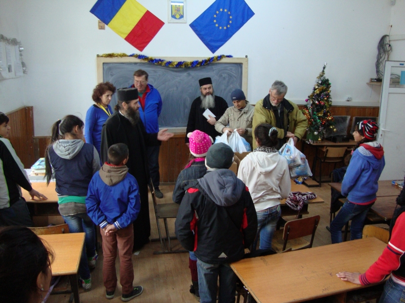 Daruri pentru 1100 de copii defavorizați din Săcele