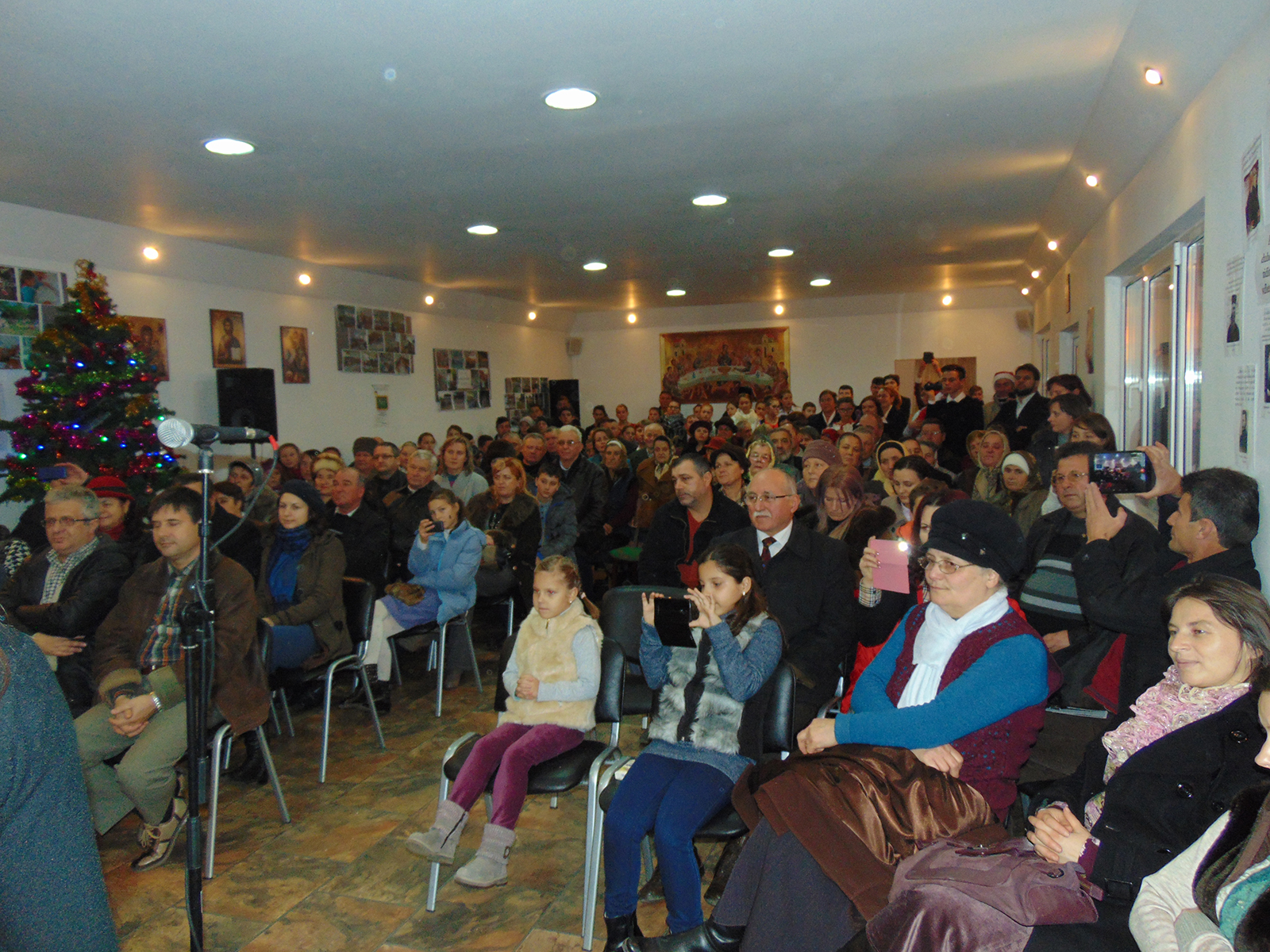 Seară de colinde în Parohia „Sfântul Nicolae” Satu Nou, Belceşti