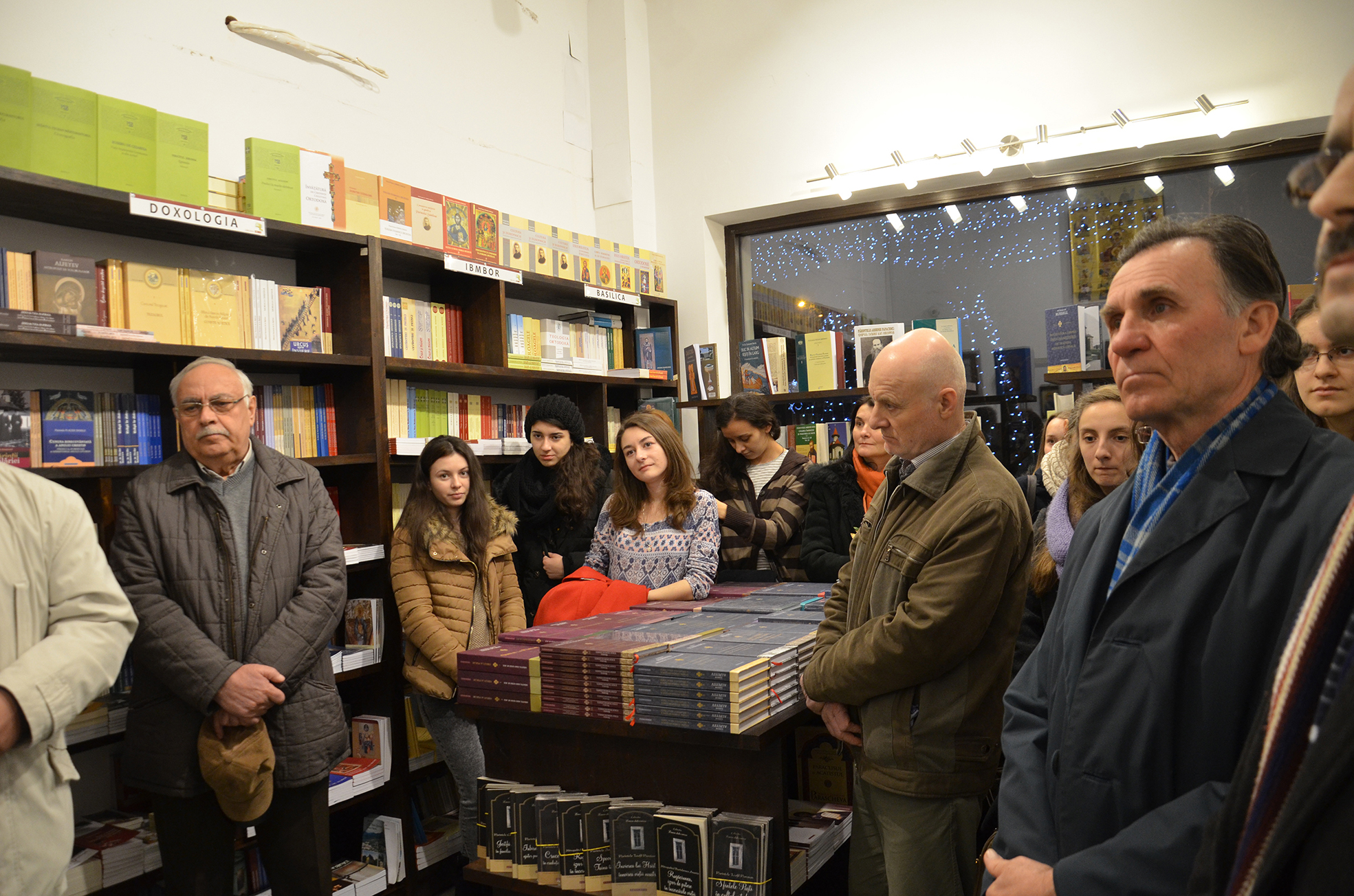 Seara de poezie creştină cu tema „Poeţi români în căutarea lui Dumnezeu“