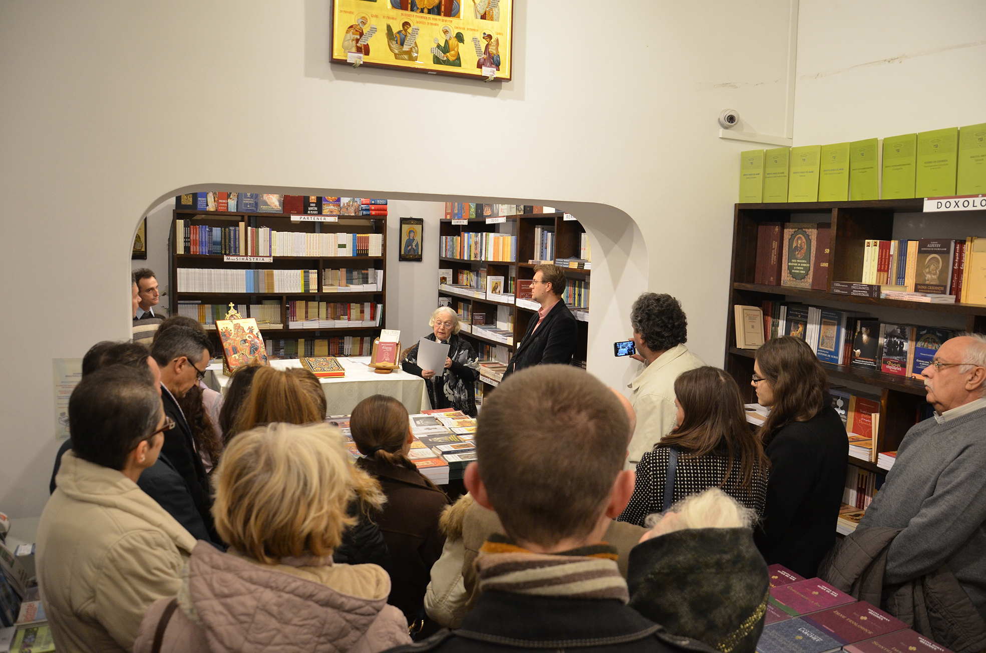 Seara de poezie creştină cu tema „Poeţi români în căutarea lui Dumnezeu“