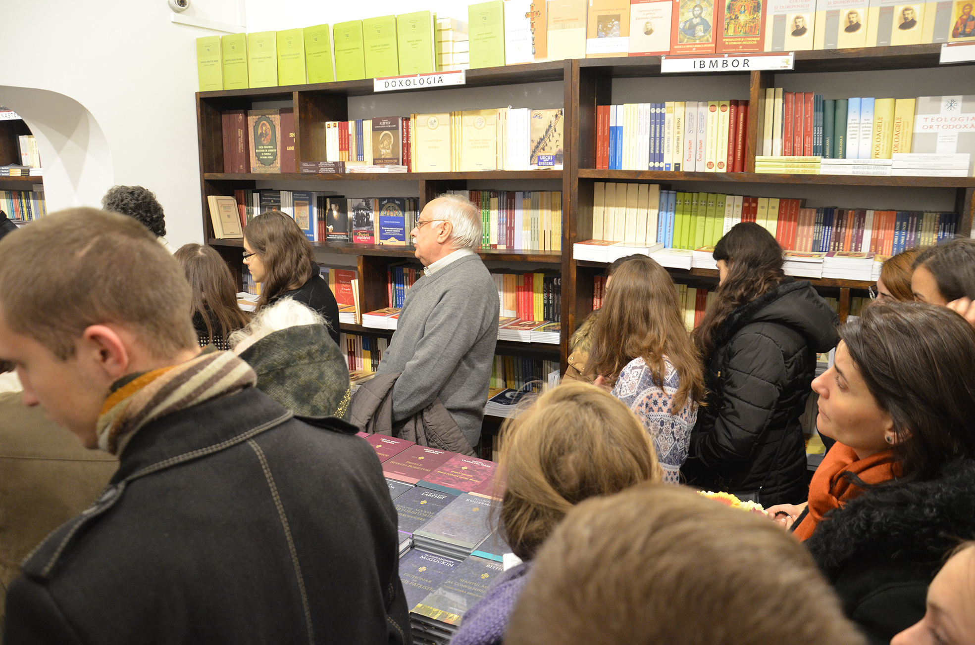 Seara de poezie creştină cu tema „Poeţi români în căutarea lui Dumnezeu“