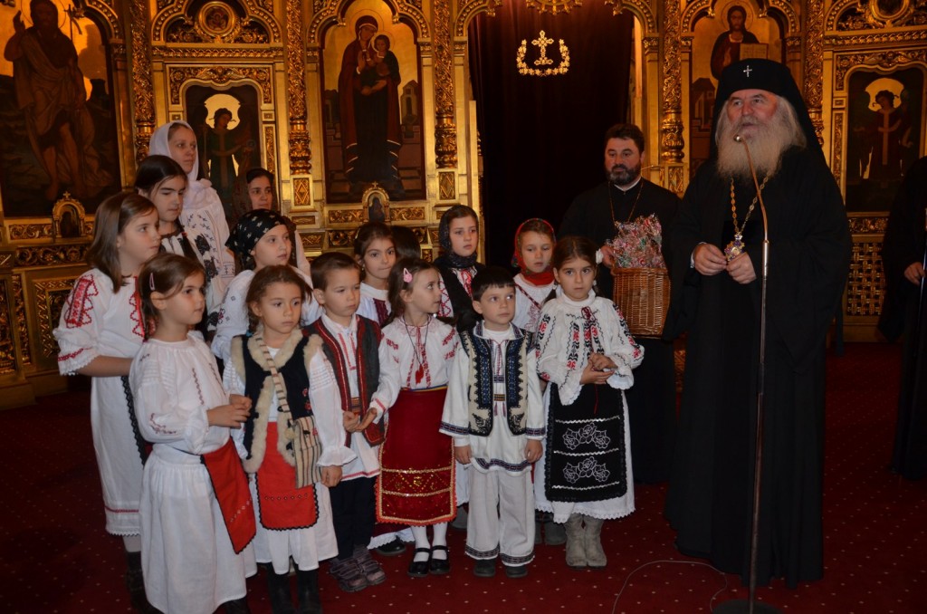 Slujire arhierească și colindători la Catedrala mitropolitană din Timișoara