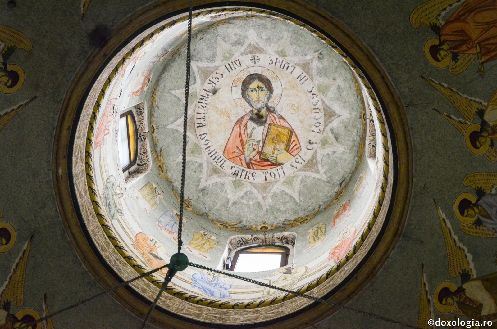 Cum de mai rabdă Dumnezeu?