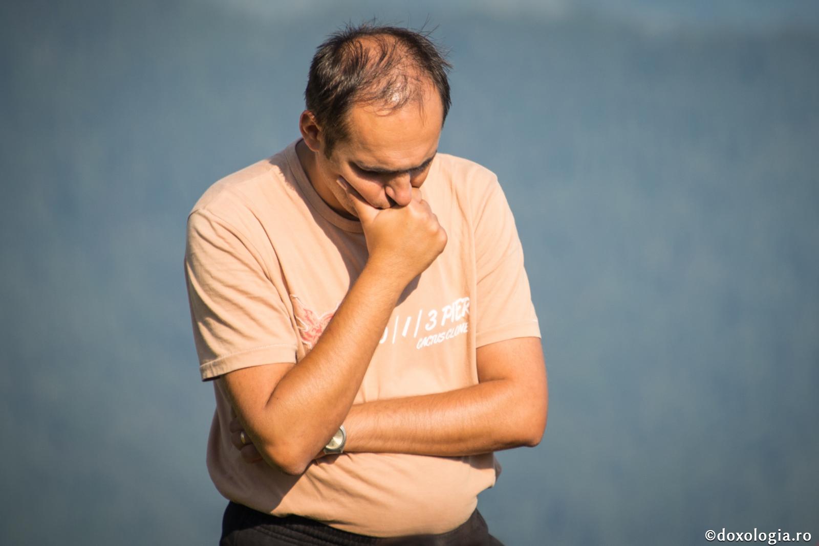 Dreptar să-ţi fie ţie aceste mici, ca prin ele să surpi pe protivnicul