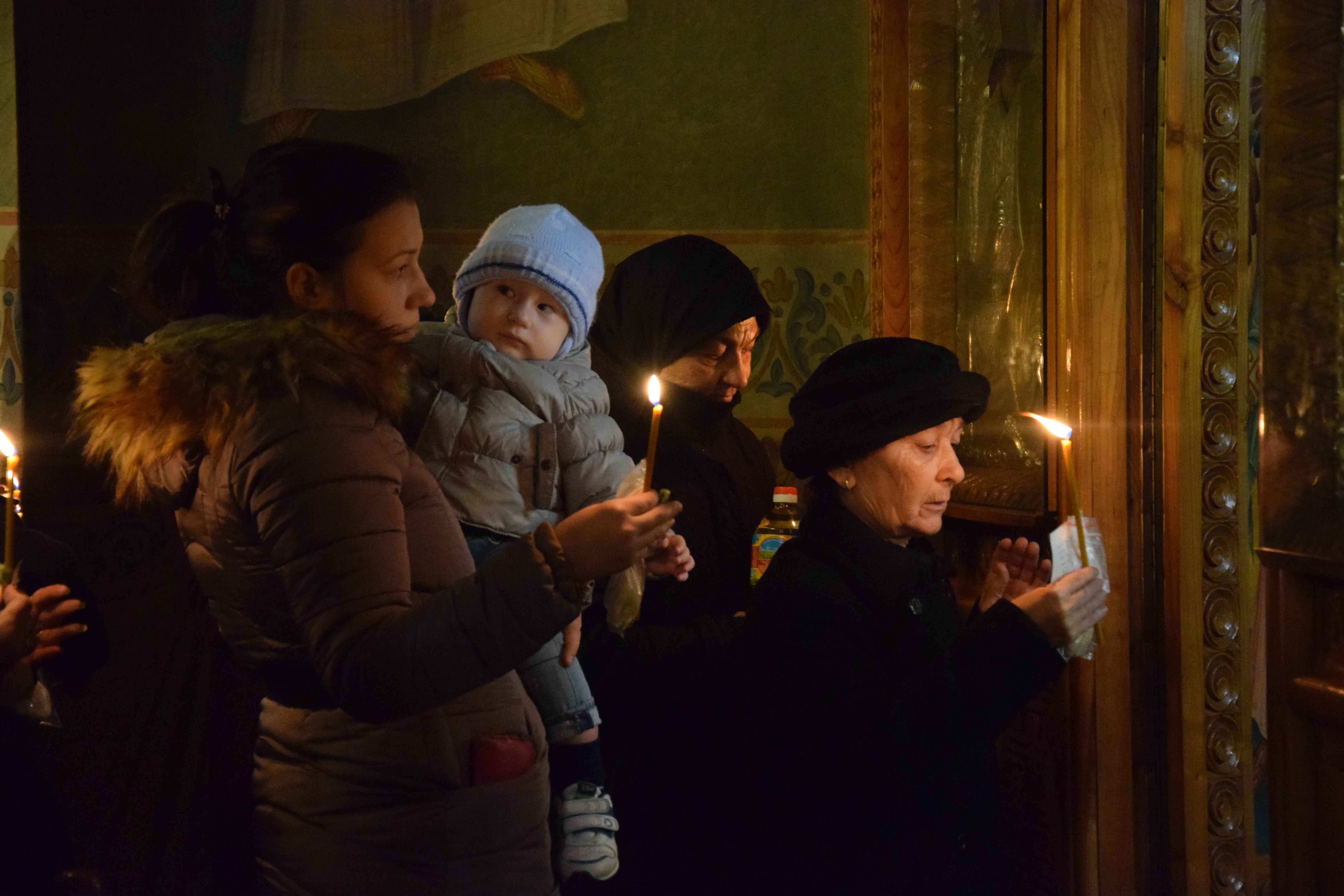 Enoriaşii Parohiei „Sfântul Nicolae“ - Socola şi-au cinstit ocrotitorul împreună cu IPS Mitropolit Teofan