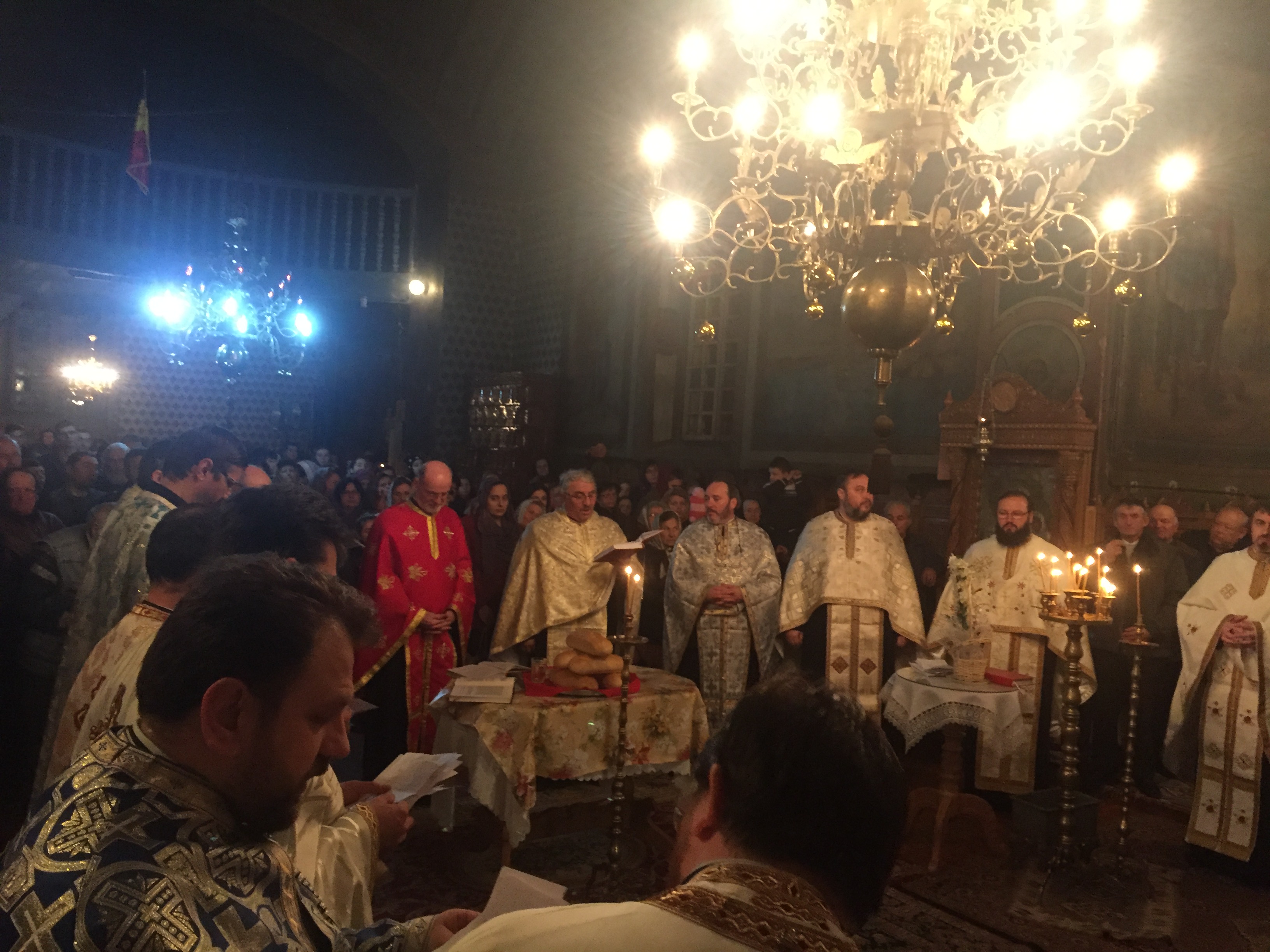 Sfântul Ierarh Nicolae, cinstit la Valea Seacă