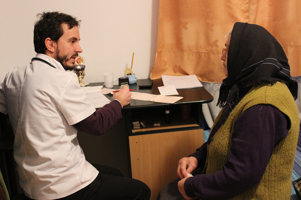 Caravană medicală în prag de sărbătoare