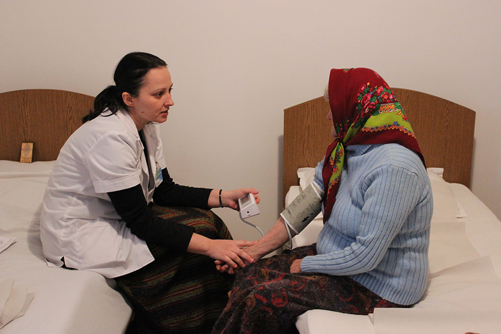 Caravană medicală în prag de sărbătoare