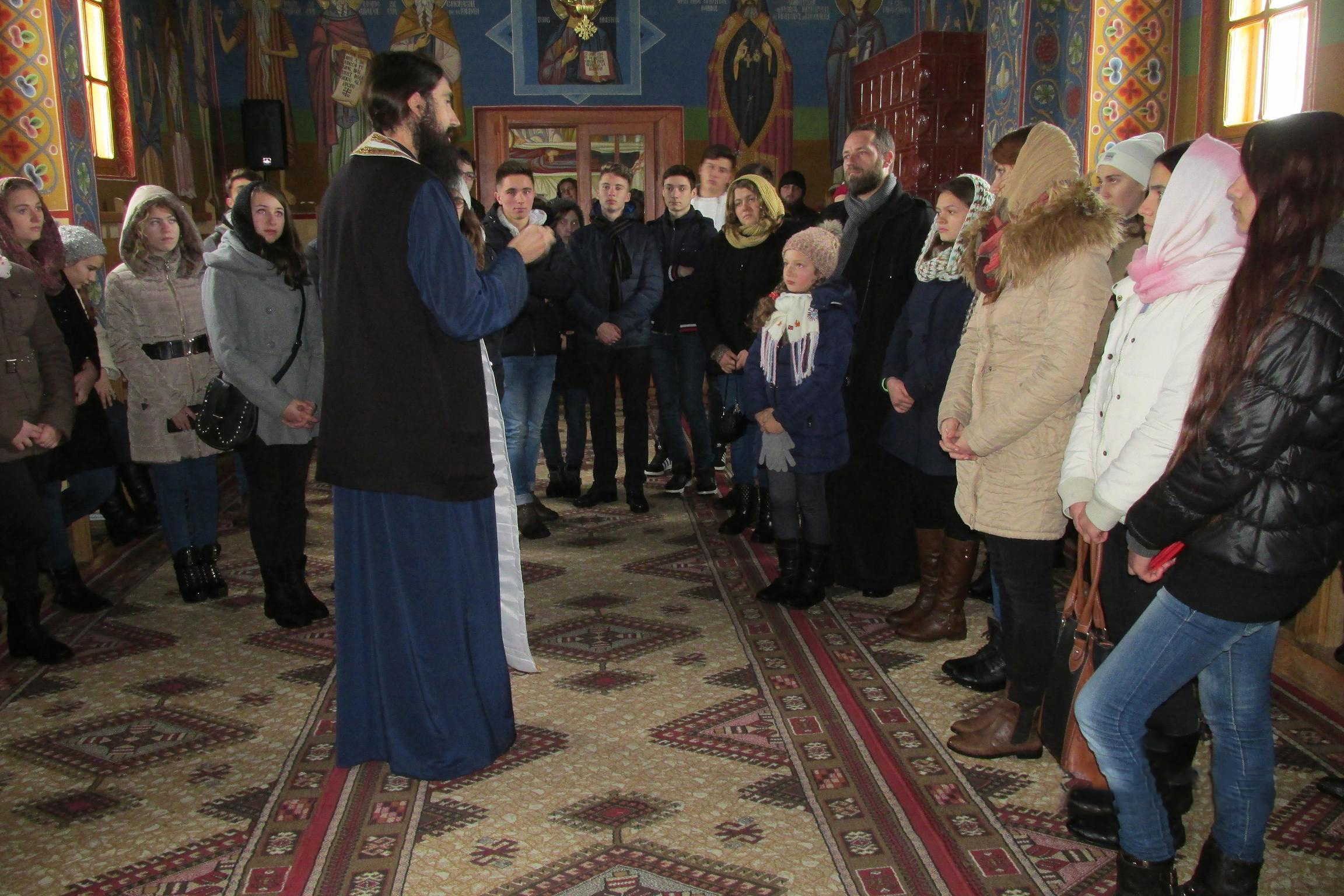 Cu paşii pe pământ şi cu mintea la Cer: ATOR Hârlău în călătorie în pelerinajul comuniunii