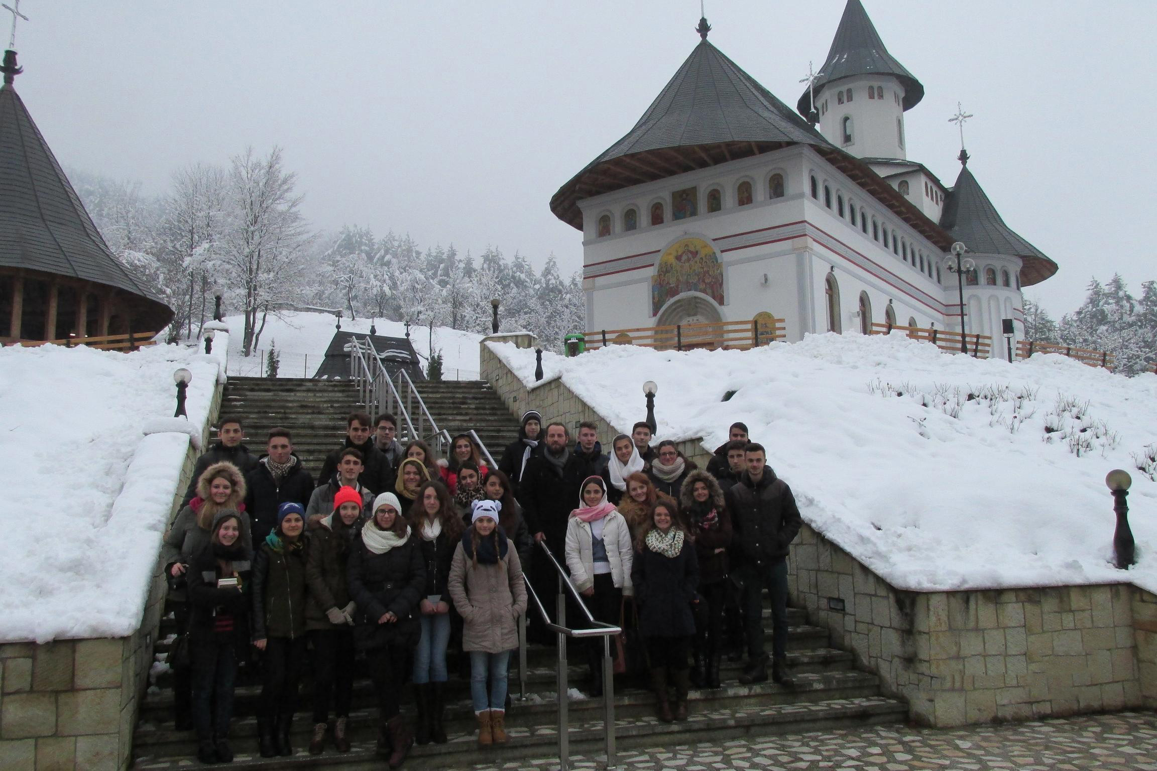 Cu paşii pe pământ şi cu mintea la Cer: ATOR Hârlău în călătorie în pelerinajul comuniunii