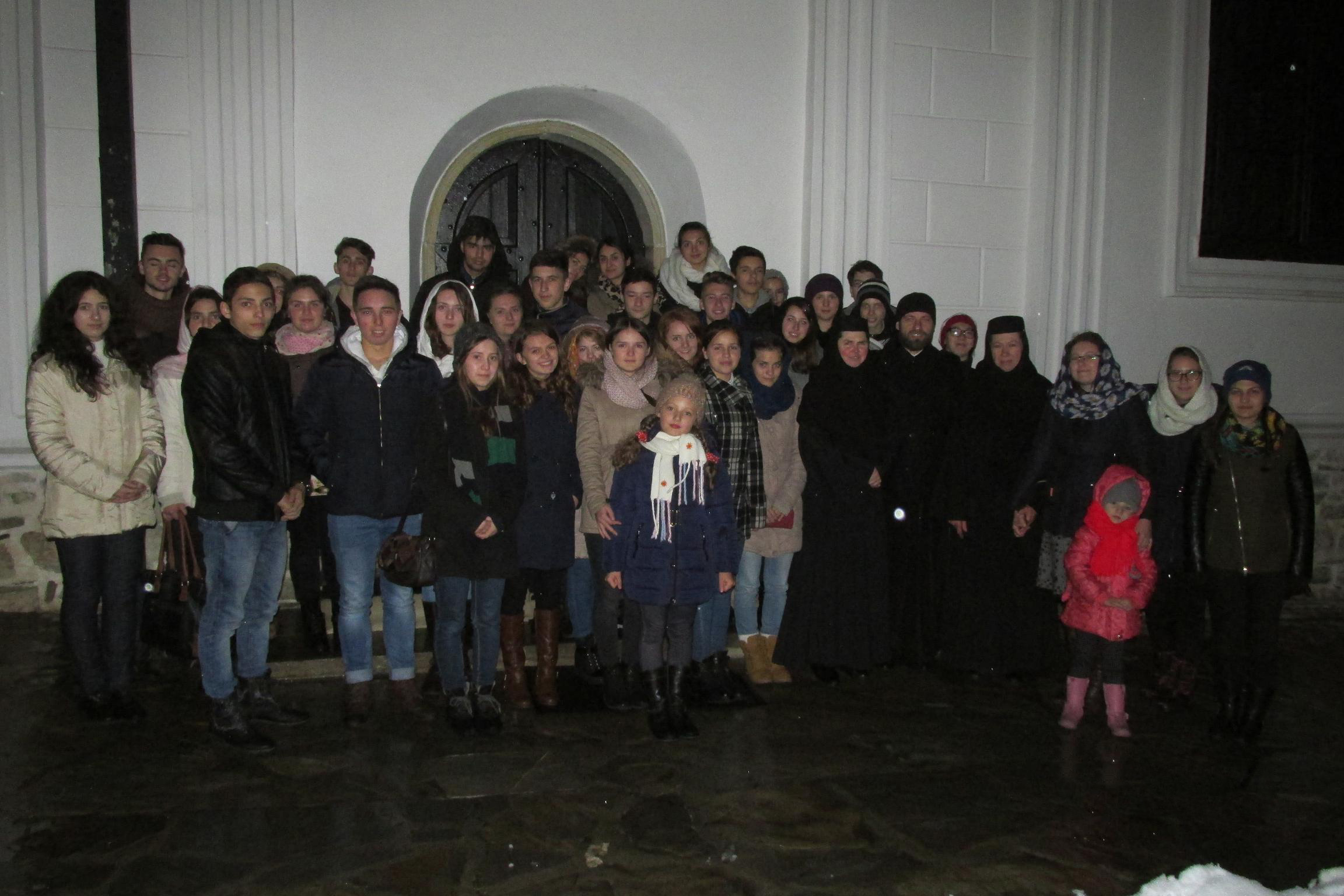 Cu paşii pe pământ şi cu mintea la Cer: ATOR Hârlău în călătorie în pelerinajul comuniunii