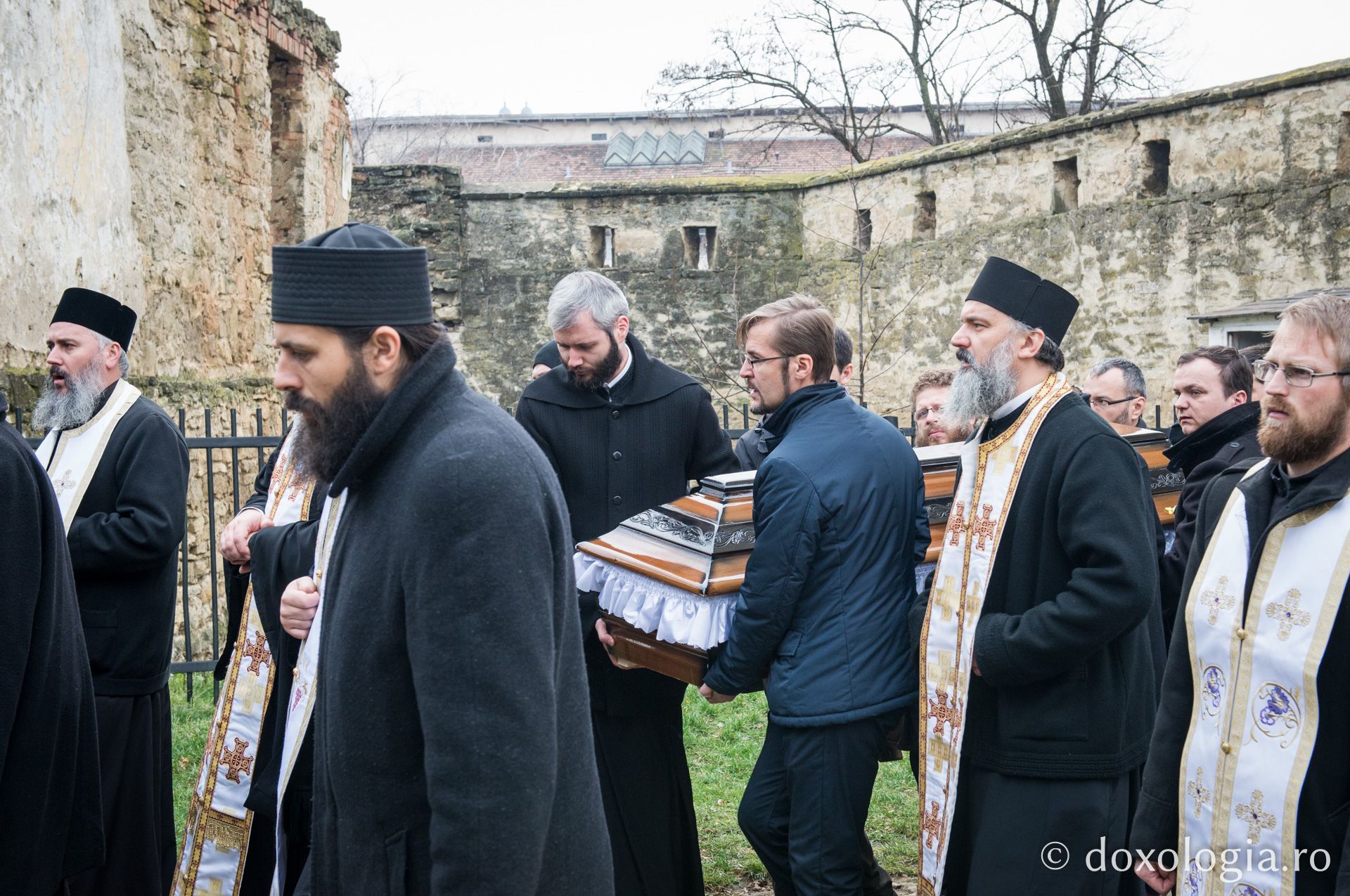 Sâmbătă, 5 decembrie, a fost săvârşită slujba de înmormântare a maicii Rafaela Urdă Sâmbătă, 5 decembrie, a fost săvârşită slujba de înmormântare a maicii Rafaela Urdă