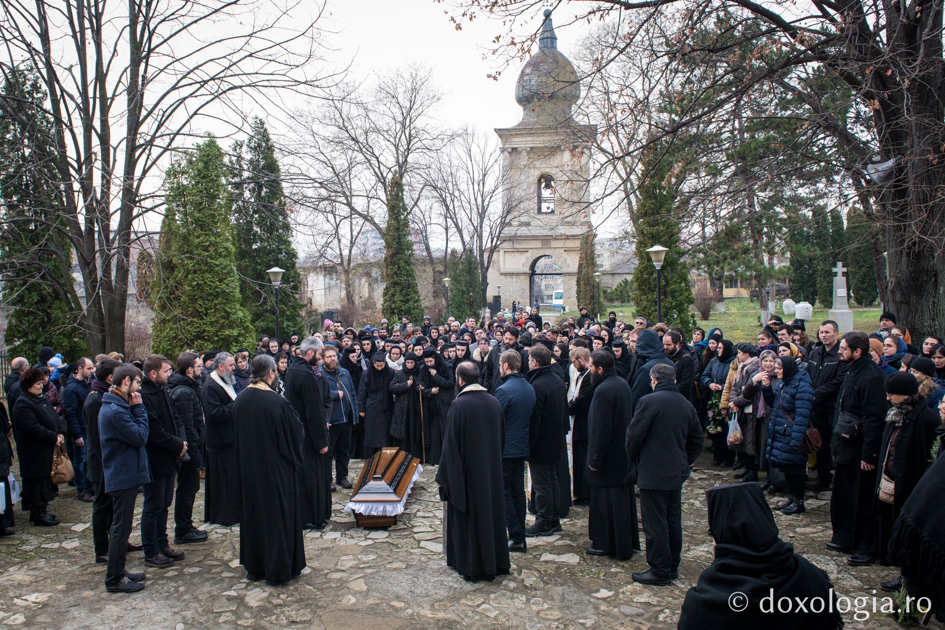 Sâmbătă, 5 decembrie, a fost săvârşită slujba de înmormântare a maicii Rafaela Urdă Sâmbătă, 5 decembrie, a fost săvârşită slujba de înmormântare a maicii Rafaela Urdă