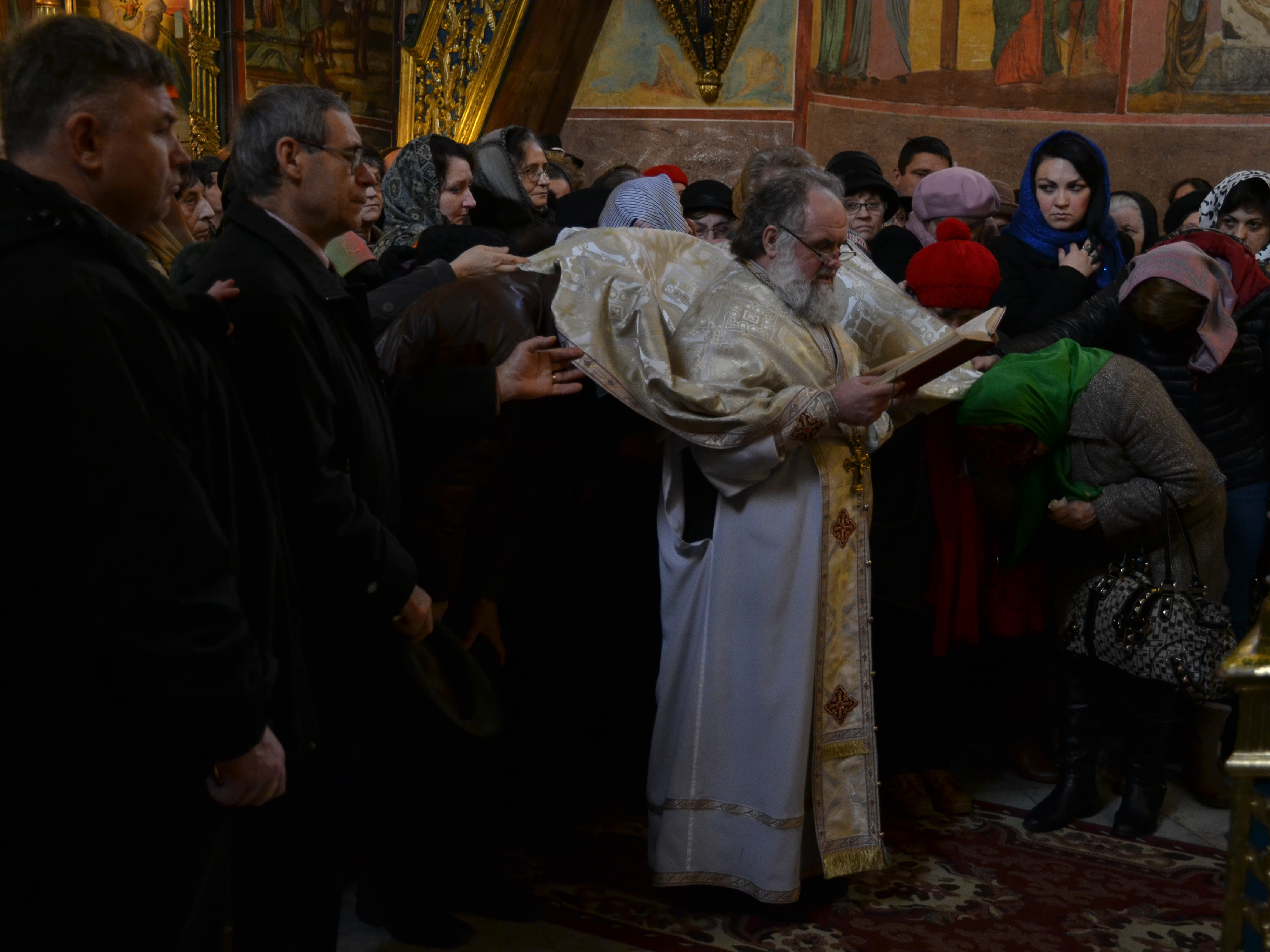 IPS Mitropolit Teofan a slujit Sfânta Liturghie la Mănăstirea Golia